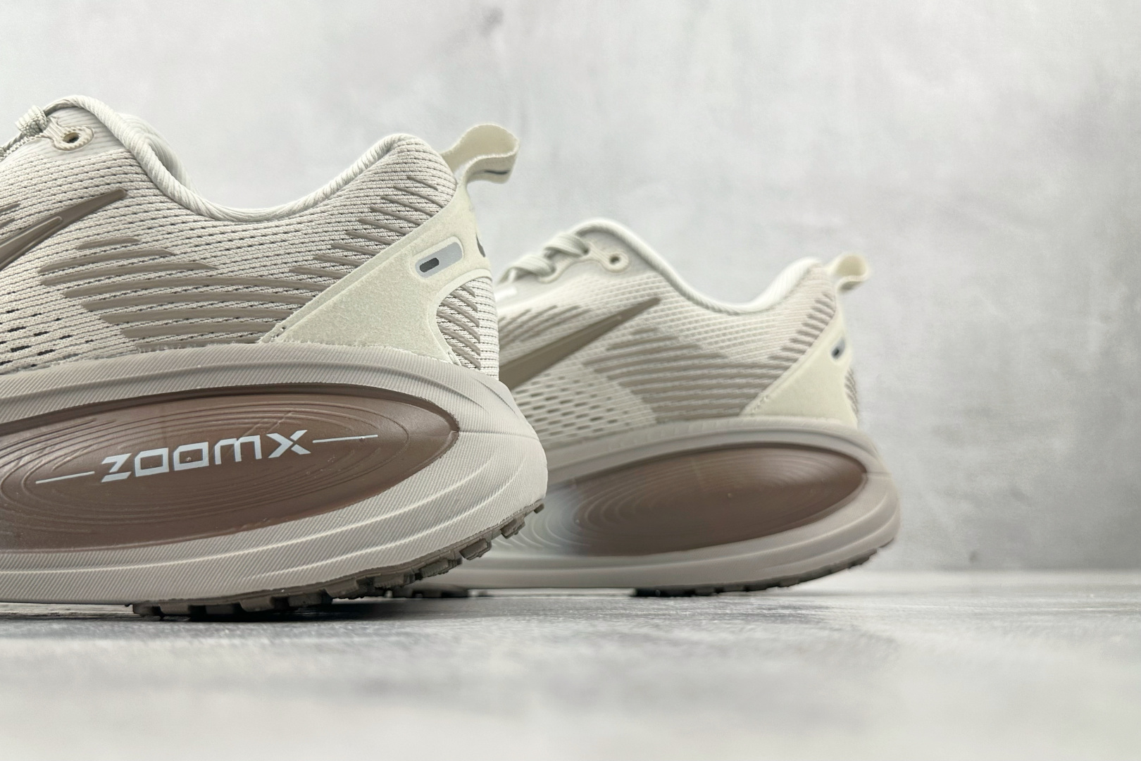 190 全套数据私模 Nike Vomero 18 棕色 HM6804-003