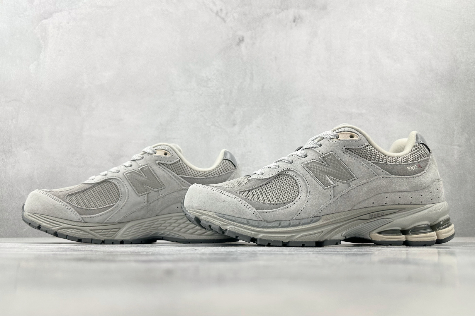 240 大厂出品 New Balance NB 2002R 灰色 U2002REE