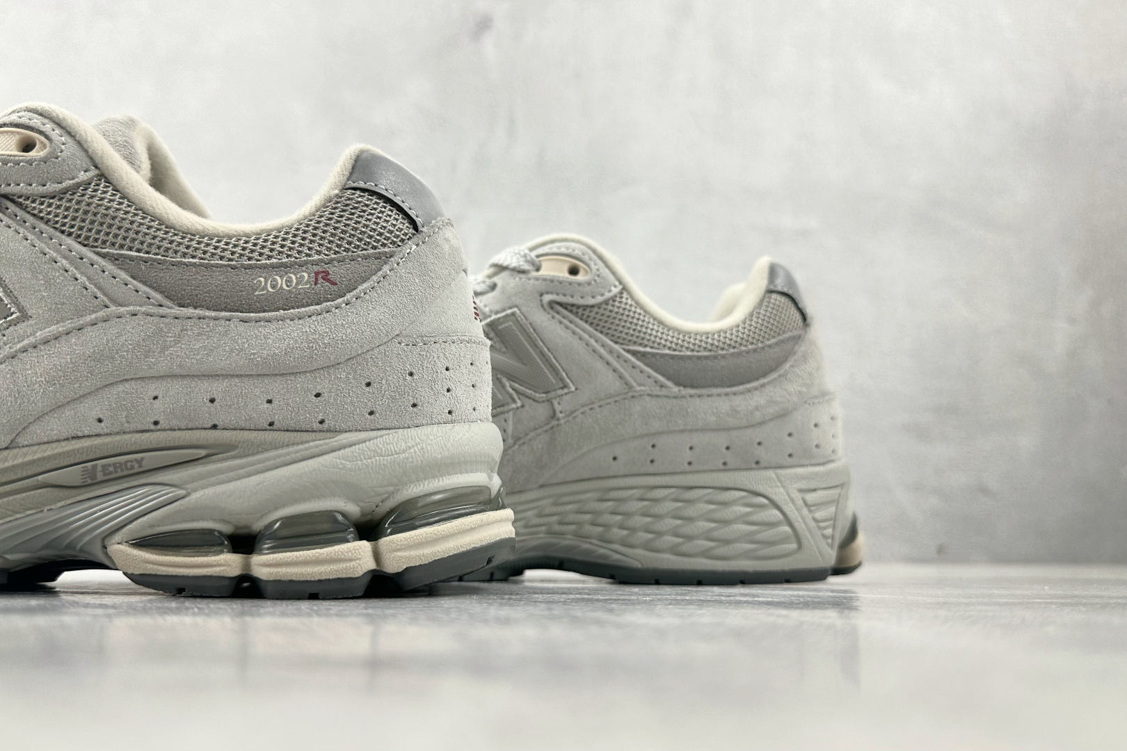 240 大厂出品 New Balance NB 2002R 灰色 U2002REE