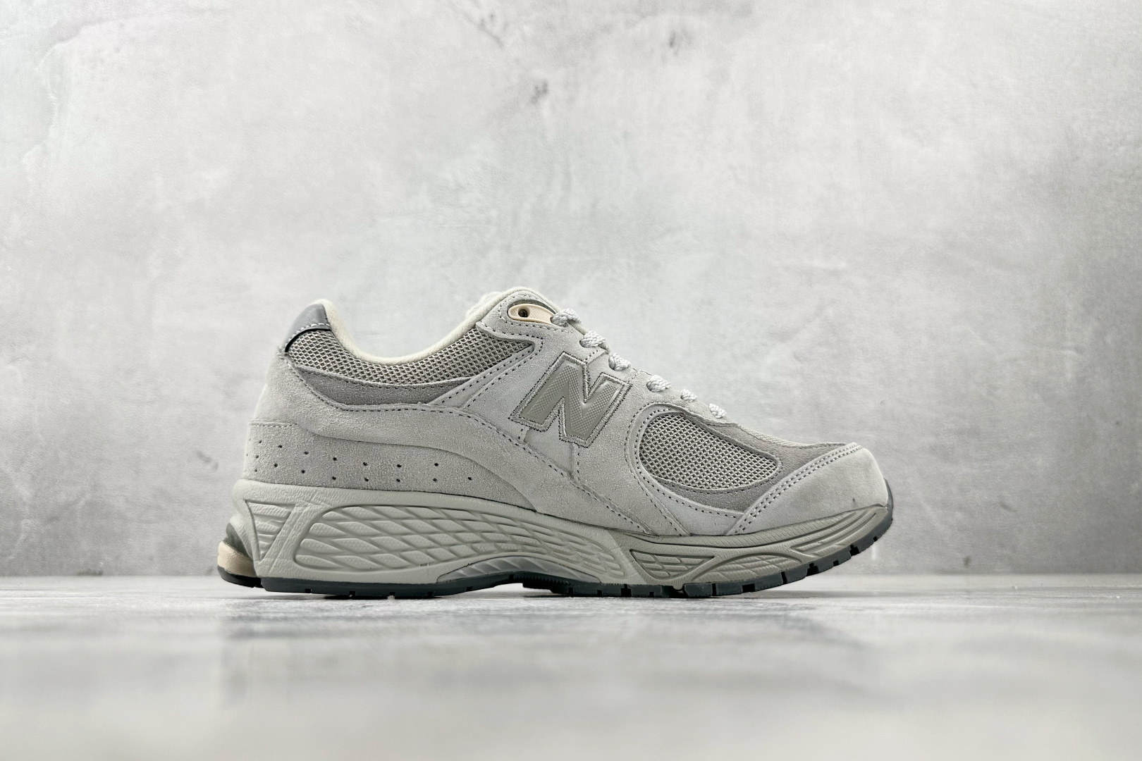 240 大厂出品 New Balance NB 2002R 灰色 U2002REE