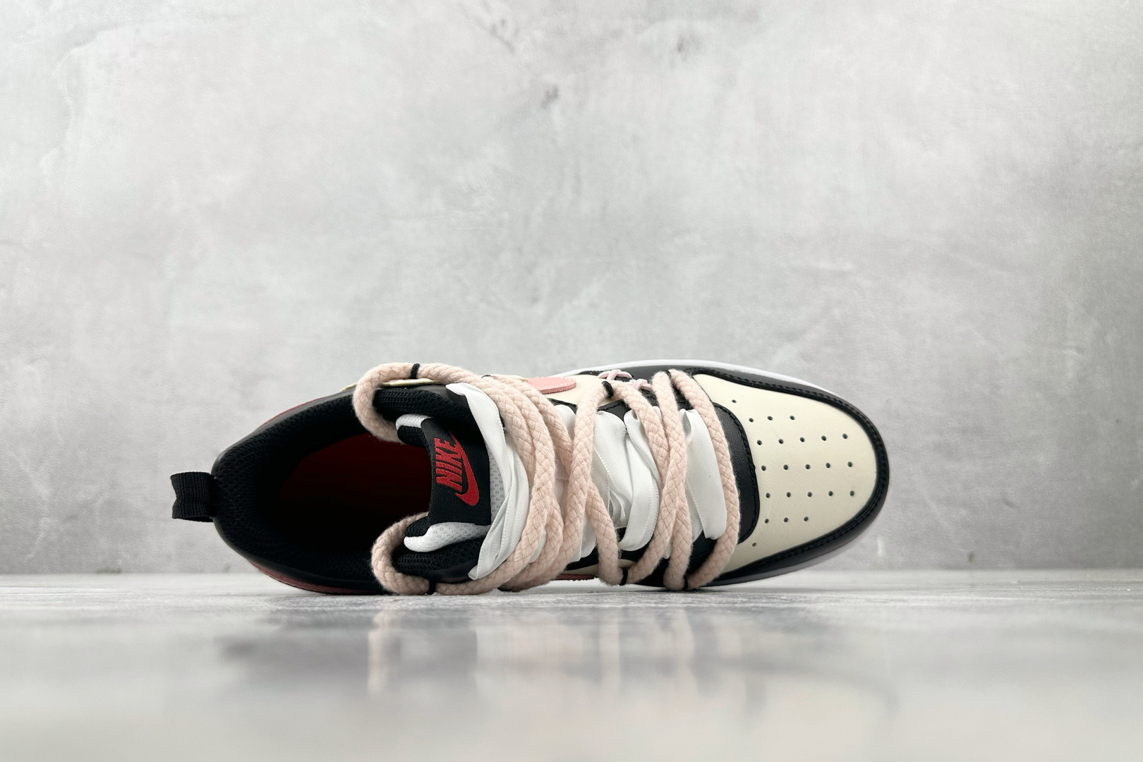 K13特价 
【定制球鞋】Nike Court Borough 2 莓烦恼 GS 黑粉色

货号：BQ5