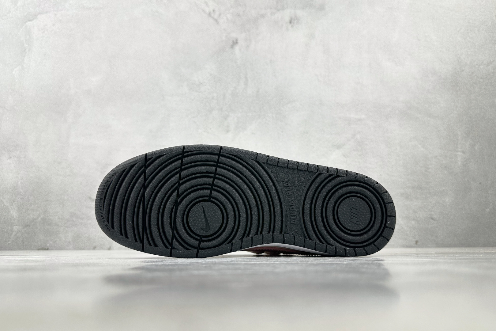 K13特价 
【定制球鞋】Nike Court Borough 2 莓烦恼 GS 黑粉色

货号：BQ5