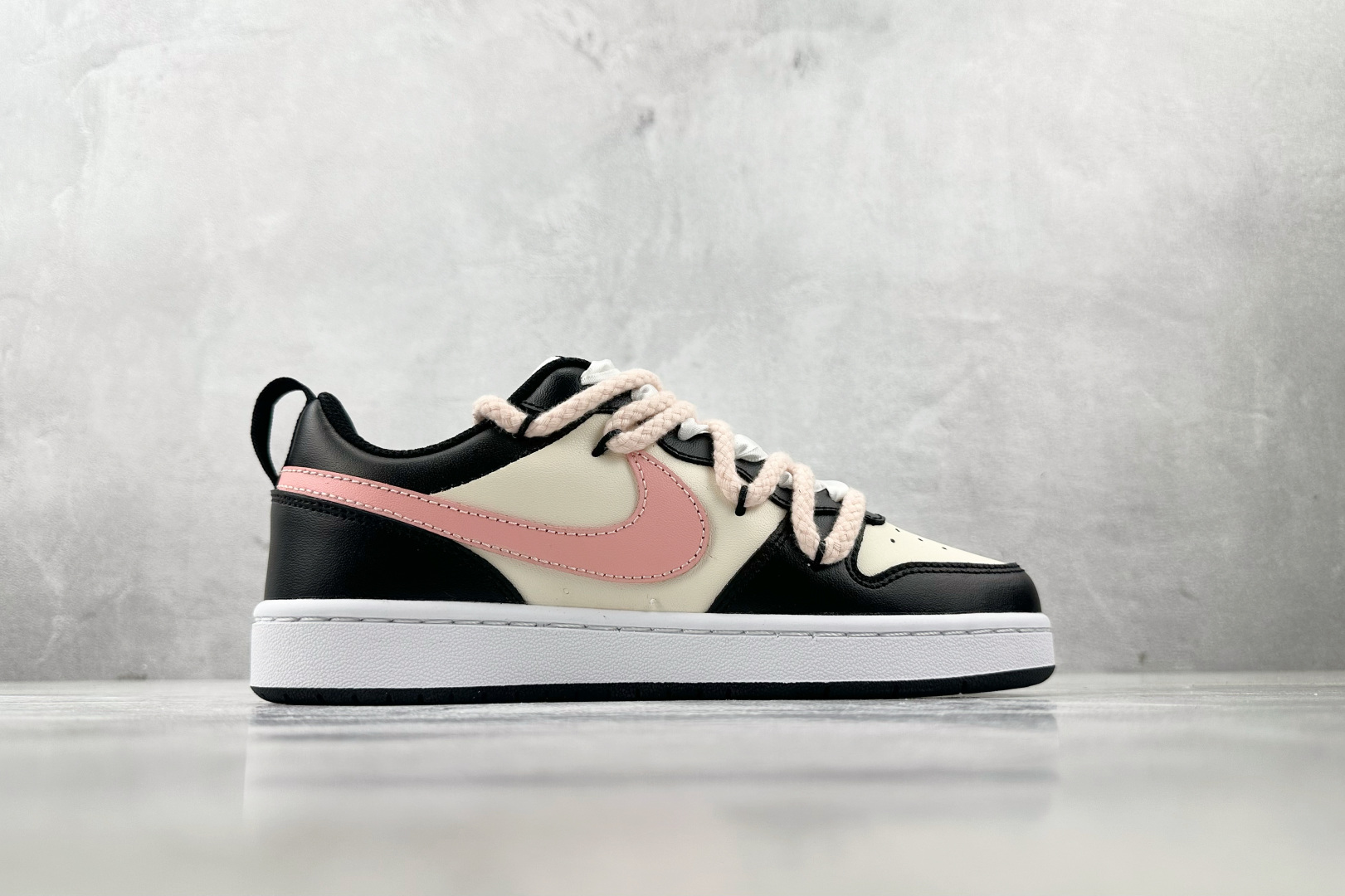K13特价 
【定制球鞋】Nike Court Borough 2 莓烦恼 GS 黑粉色

货号：BQ5