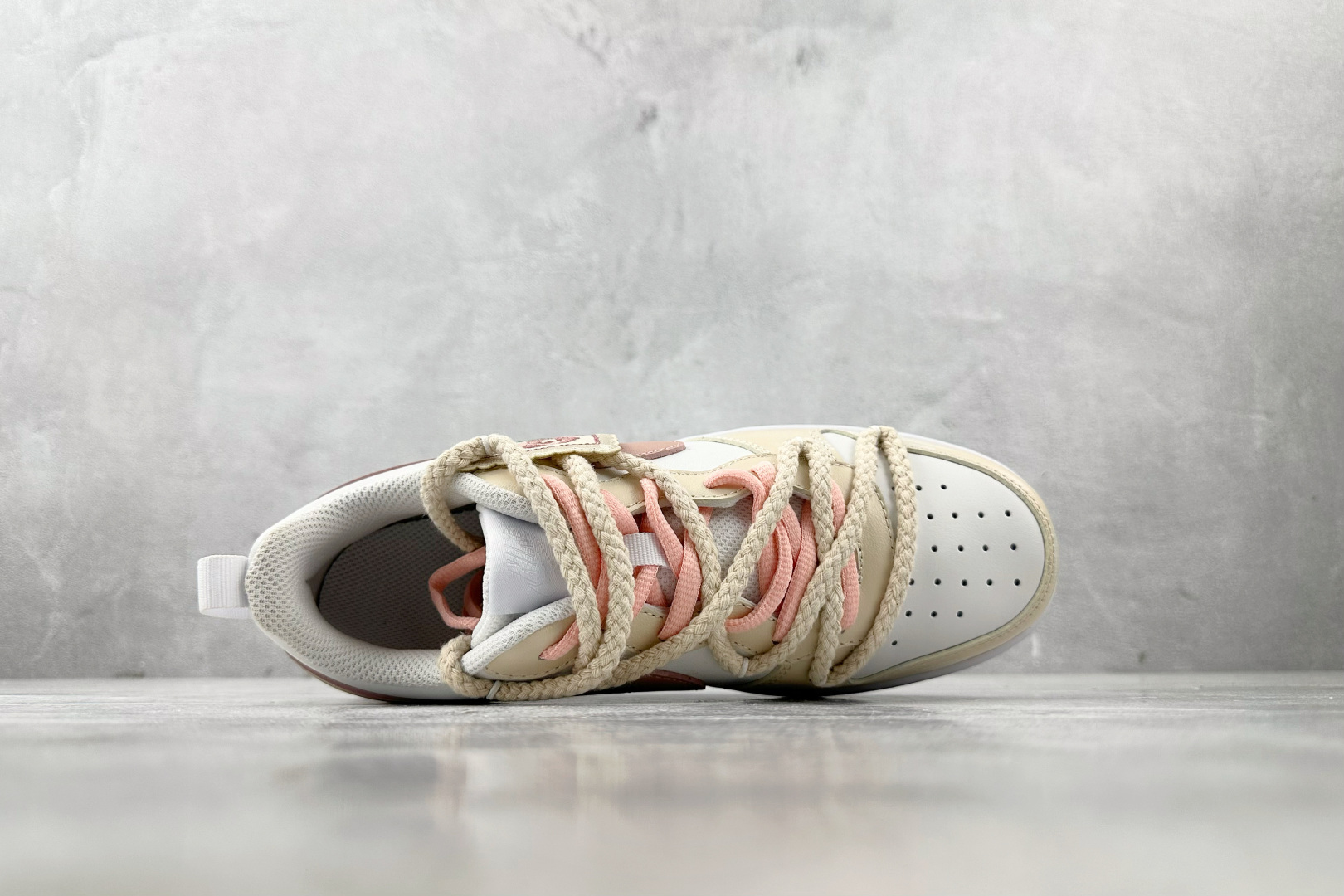 K13特价 
【定制球鞋】Nike Court Borough 2 玫瑰布贴 GS 米粉白

货号：BQ