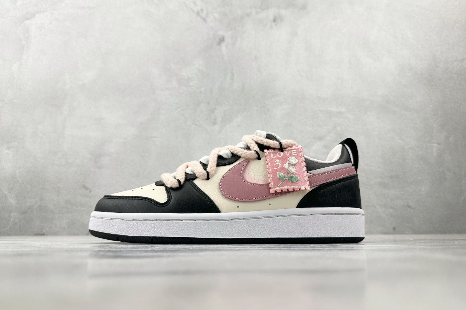K13特价 
【定制球鞋】Nike Court Borough 2 暗黑花粉 GS 粉色

货号：DV5