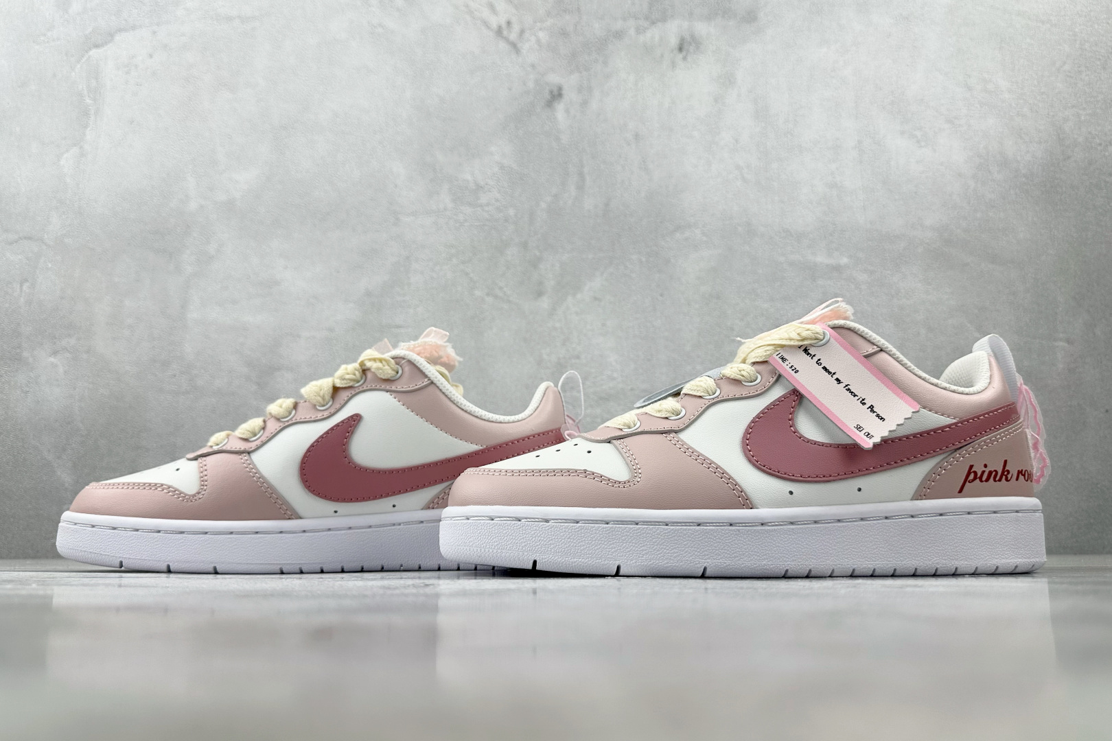 K13特价 
【定制球鞋】Nike Court Borough 夏日公主 GS 粉白

货号：DQ597