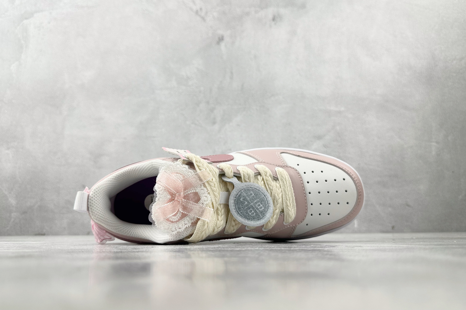 K13特价 
【定制球鞋】Nike Court Borough 夏日公主 GS 粉白

货号：DQ597