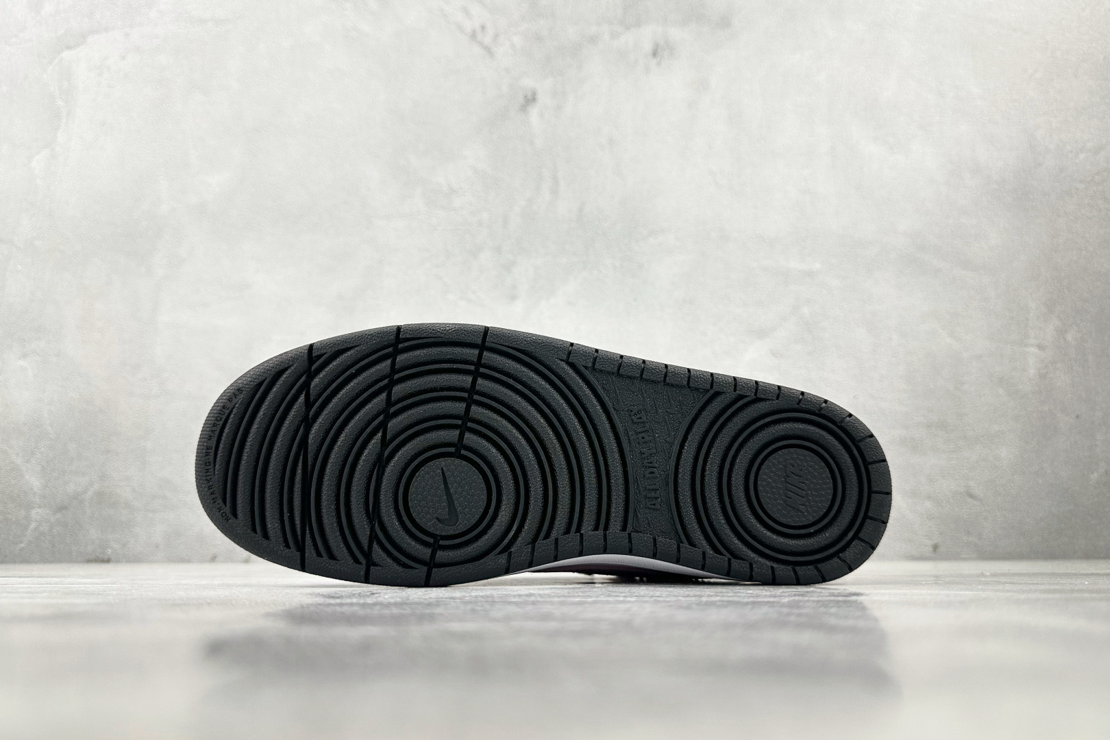 K13特价 
【定制球鞋】Nike Court Borough 2 暗黑粉玫GS 黑粉

货号：BQ54
