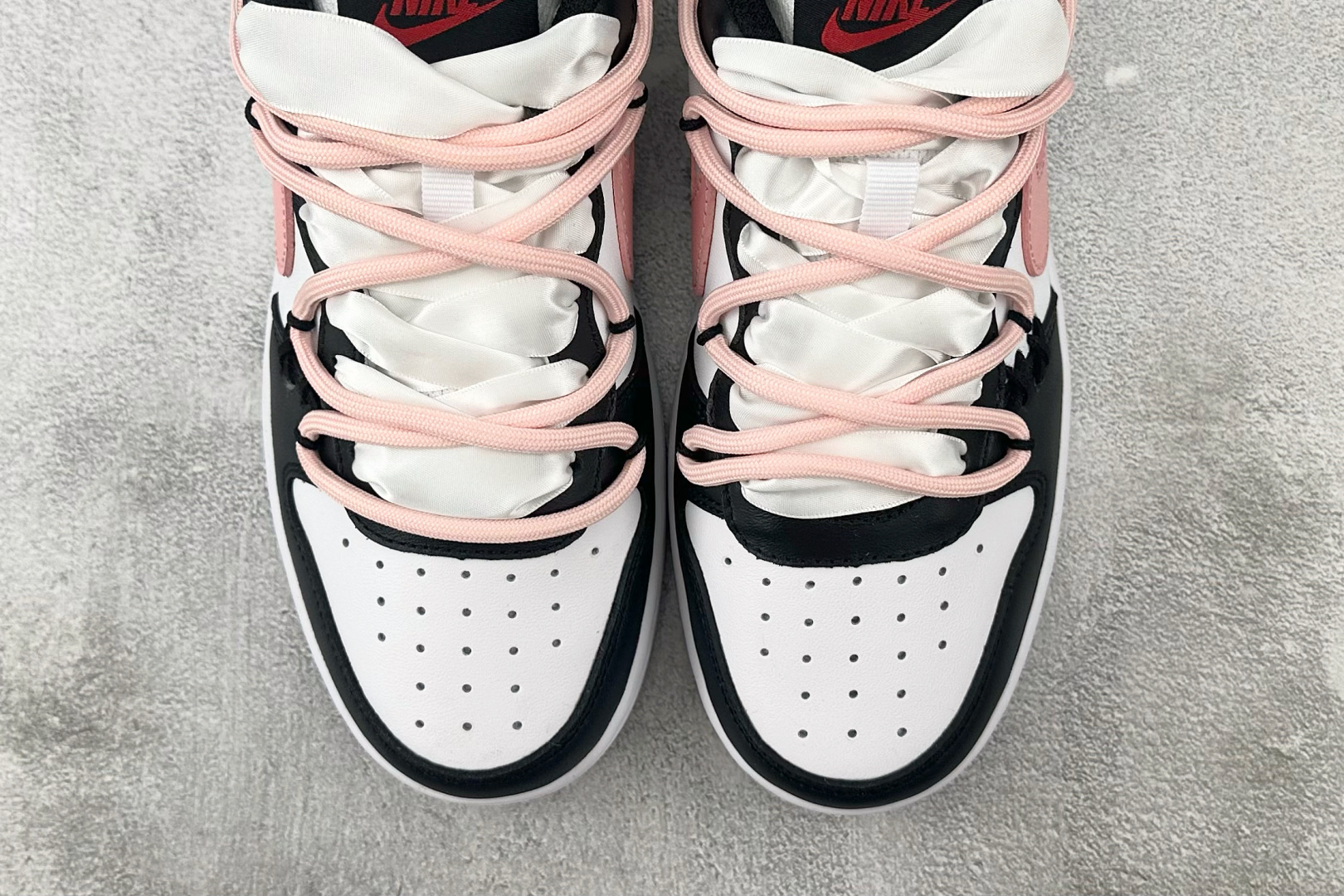 K13特价 本地💰140
【定制球鞋】Nike Court Borough 2 酷黑莓莓 GS 黑白粉
货号:BQ5448-110
尺码:36 36.5 37.5 38 38.5 39 40 40.5 41 42 42.5 43 44 44.5 45
编码:25