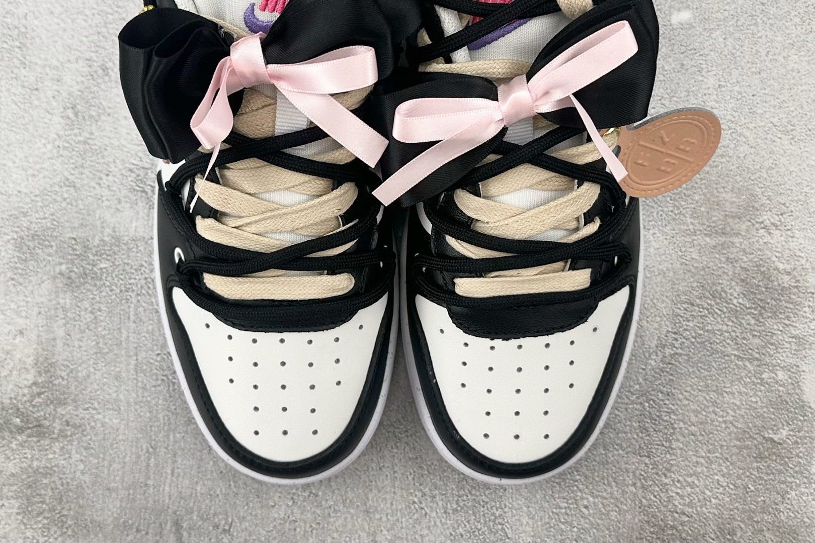K13特价 本地💰140
【定制球鞋】Nike Court Borough 2 黑粉公主 GS 黑粉
货号:BQ5448-115
尺码:36 36.5 37.5 38 38.5 39 40 40.5 41 42 42.5 43 44 44.5 45
编码:25