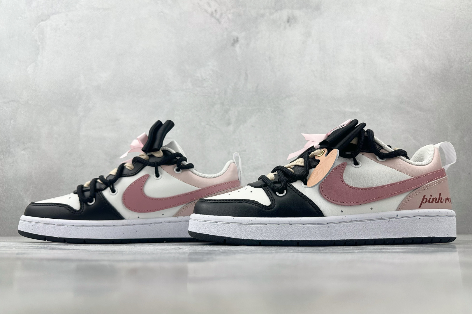 K13特价 本地💰140
【定制球鞋】Nike Court Borough 2 黑粉公主 GS 黑粉
货号:BQ5448-115
尺码:36 36.5 37.5 38 38.5 39 40 40.5 41 42 42.5 43 44 44.5 45
编码:25