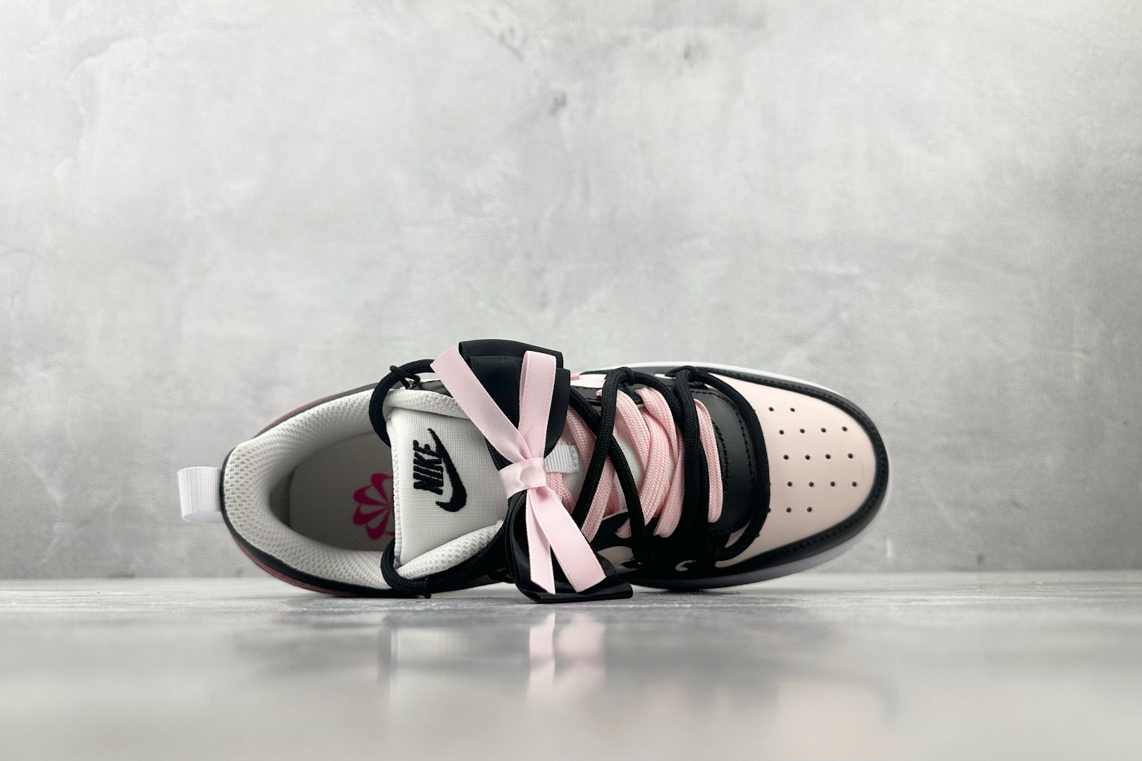 K13特价 本地💰140
【定制球鞋】Nike Court Borough 蝴蝶结GS 黑粉
货号:DV5456-104
尺码:36 36.5 37.5 38 38.5 39 40 40.5 41 42 42.5 43 44 44.5 45
编码:25