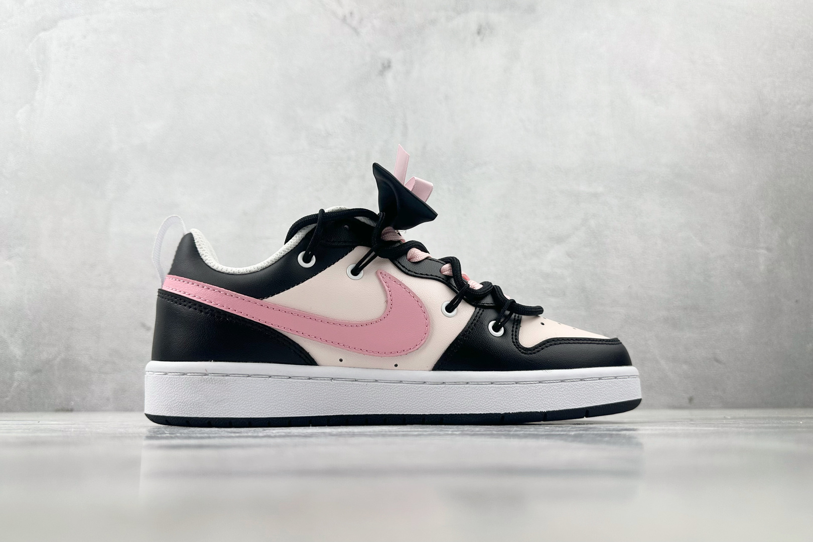 K13特价 本地💰140
【定制球鞋】Nike Court Borough 蝴蝶结GS 黑粉
货号:DV5456-104
尺码:36 36.5 37.5 38 38.5 39 40 40.5 41 42 42.5 43 44 44.5 45
编码:25