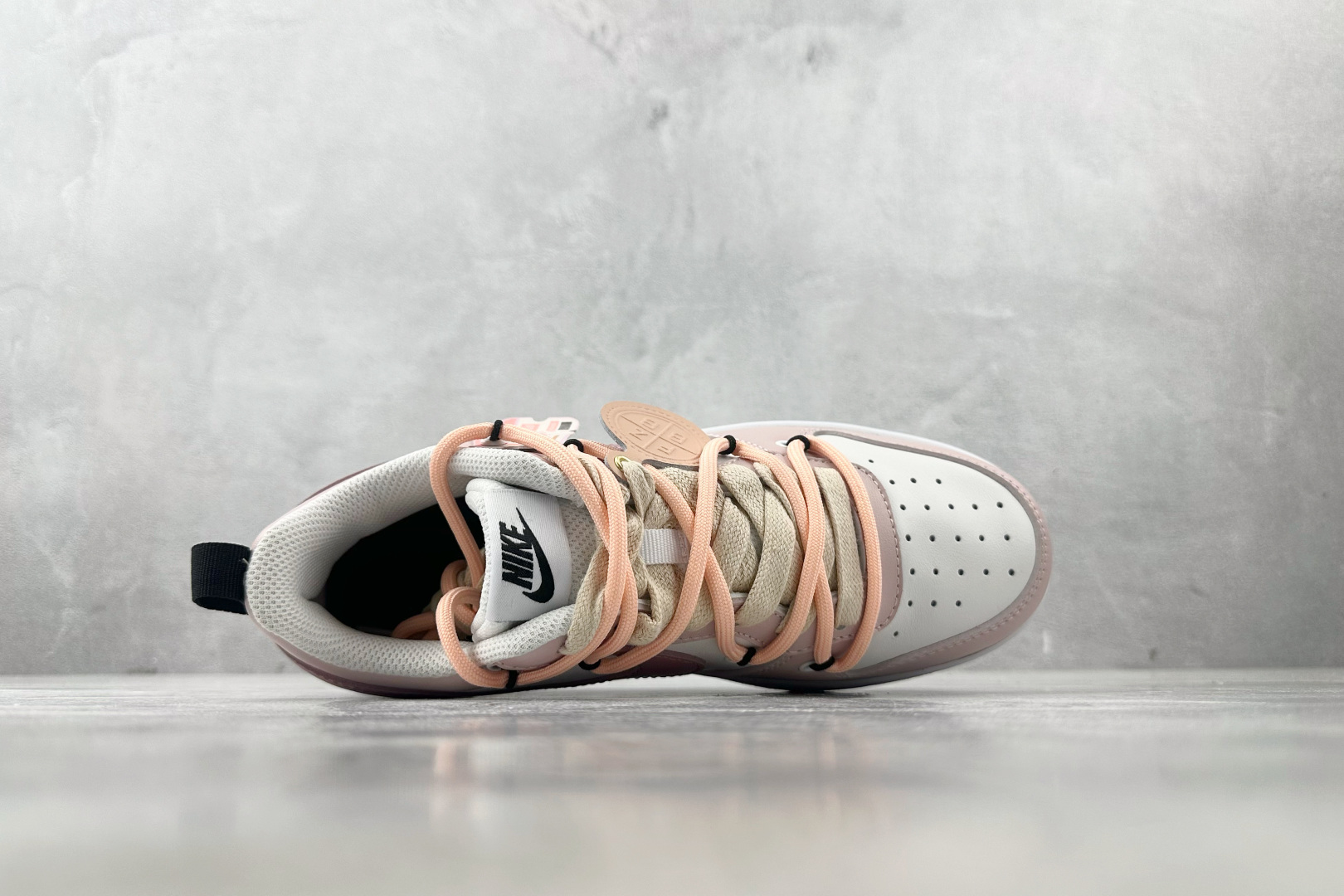K13特价 本地💰140
【定制球鞋】Nike Court Borough 粉玫瑰 GS 米粉
货号:BQ5448-104
尺码:36 36.5 37.5 38 38.5 39 40 40.5 41 42 42.5 43 44 44.5 45
编码:25