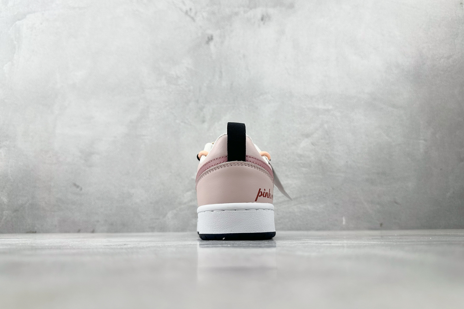 K13特价 本地💰140
【定制球鞋】Nike Court Borough 粉玫瑰 GS 米粉
货号:BQ5448-104
尺码:36 36.5 37.5 38 38.5 39 40 40.5 41 42 42.5 43 44 44.5 45
编码:25