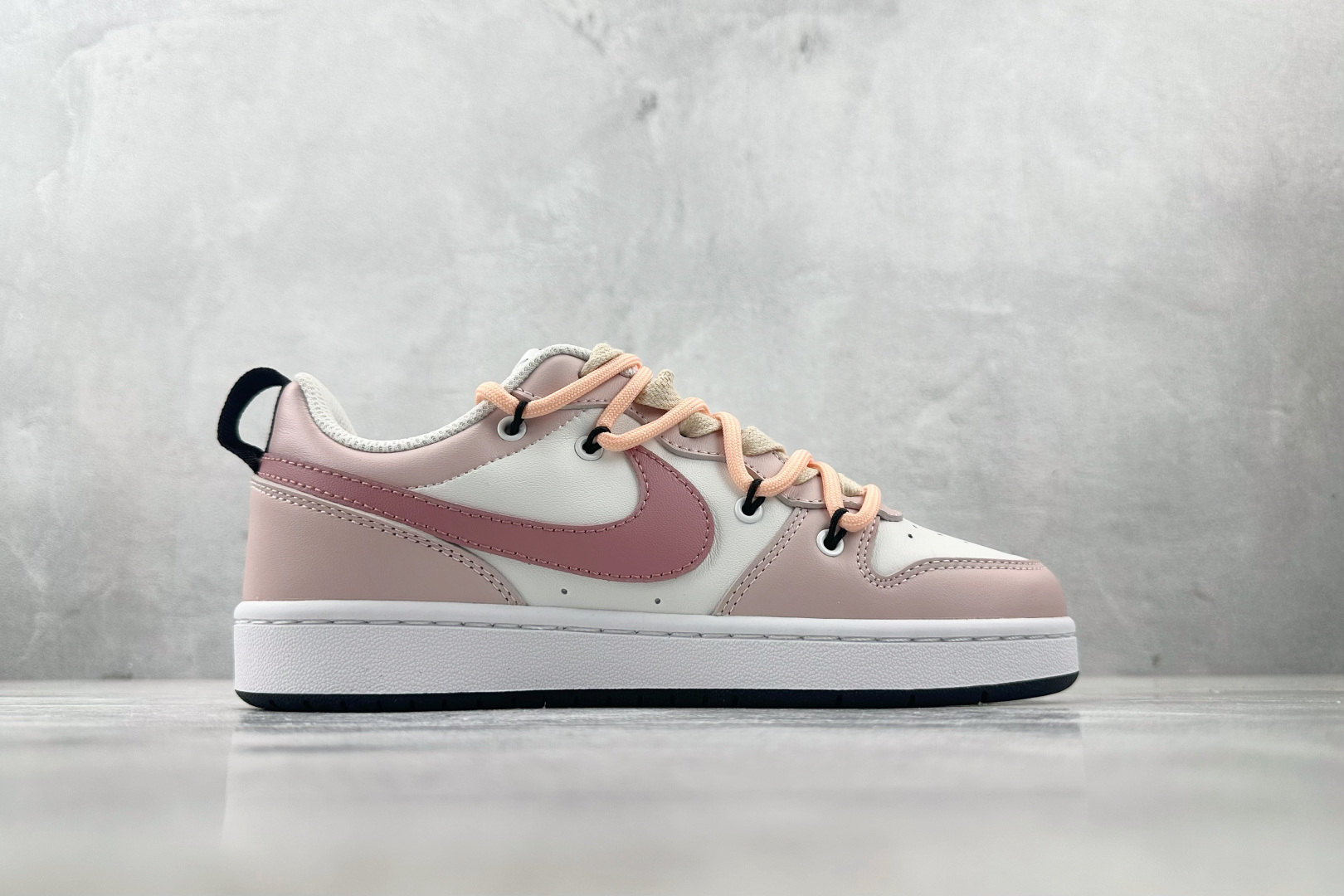 K13特价 本地💰140
【定制球鞋】Nike Court Borough 粉玫瑰 GS 米粉
货号:BQ5448-104
尺码:36 36.5 37.5 38 38.5 39 40 40.5 41 42 42.5 43 44 44.5 45
编码:25