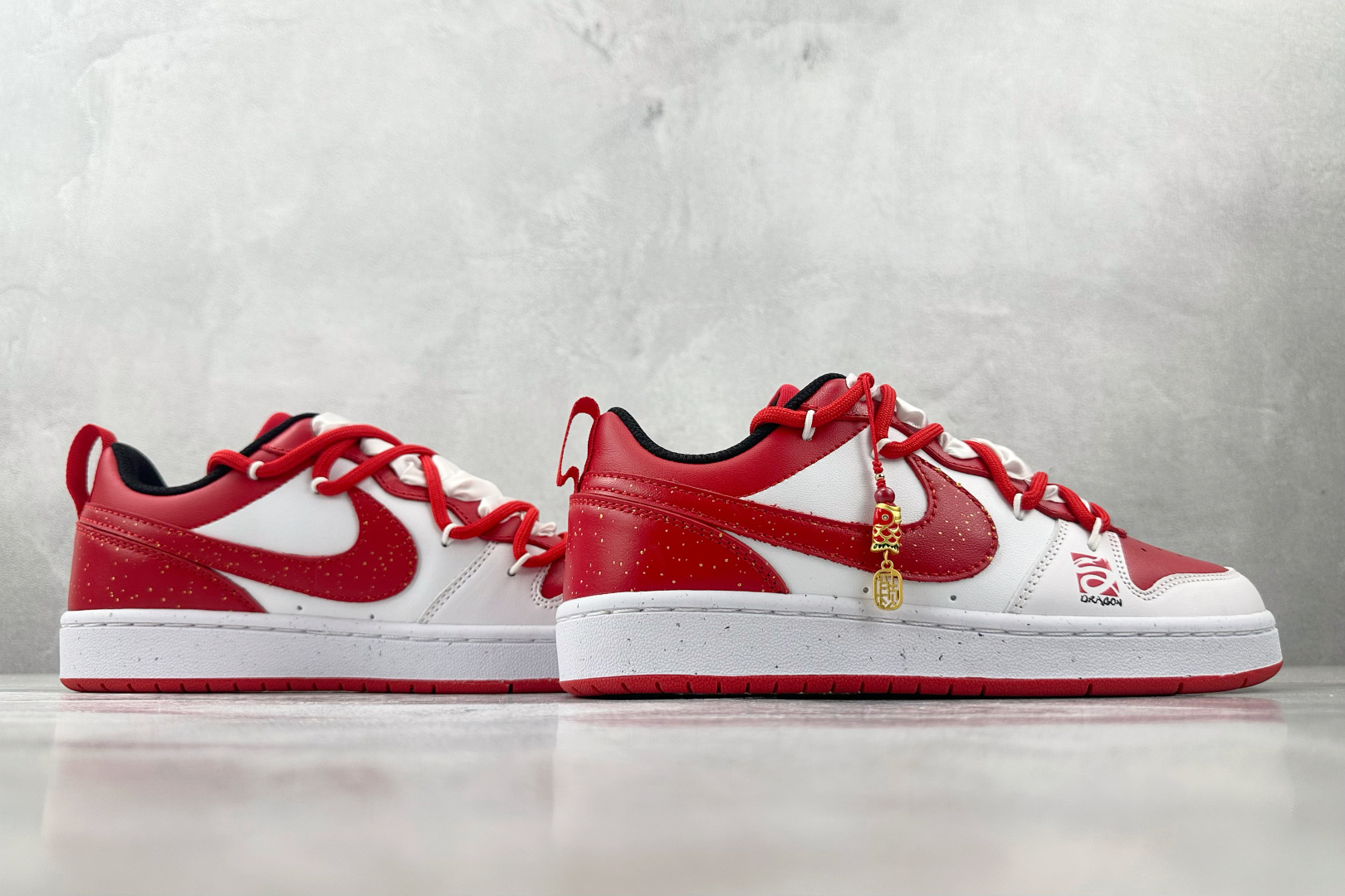 K13特价 本地💰140
【定制球鞋】Nike Court Borough 蛇年限定 GS 白红
货号:DV5456 600
尺码:36 36.5 37.5 38 38.5 39 40 40.5 41 42 42.5 43 44 44.5 45
编码:25