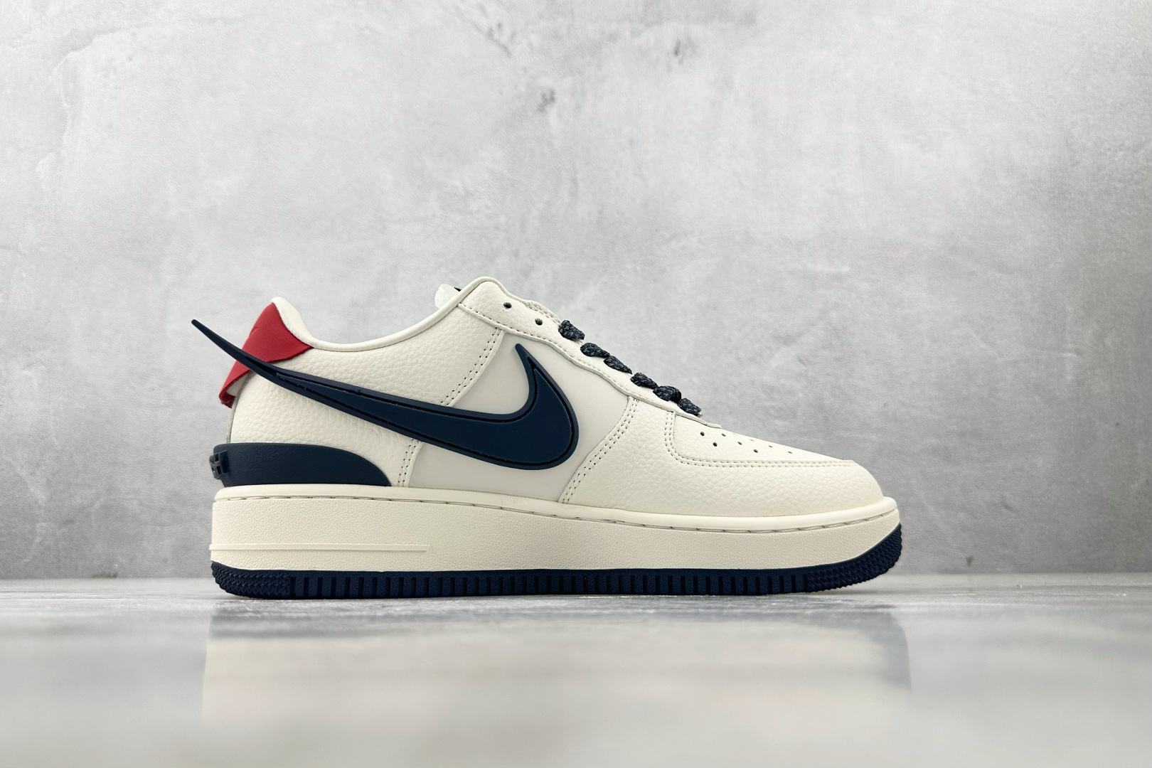 260 Nike Air Force 1'07 LV 联名 米白黑 XS3464-575