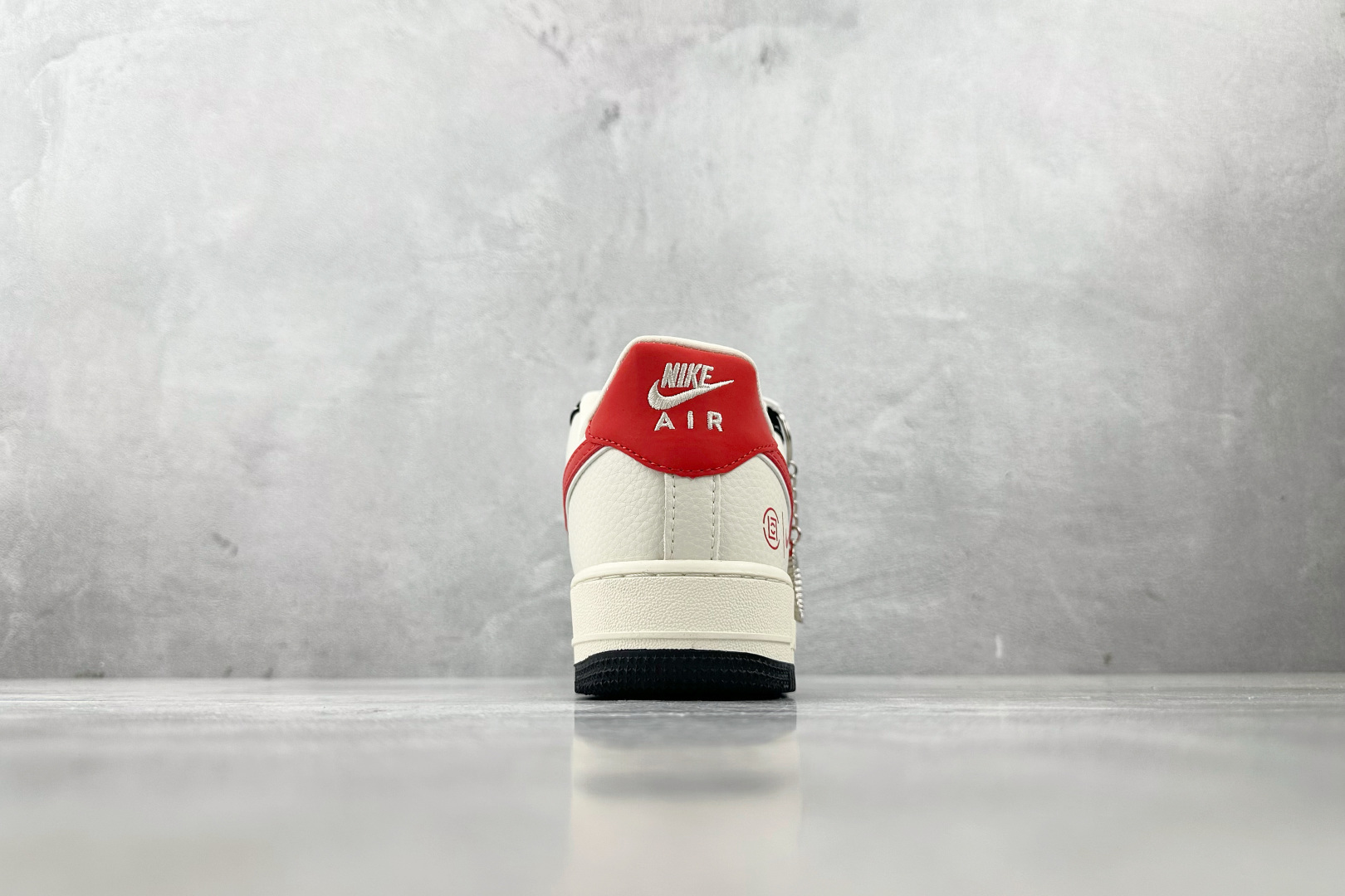 260 Nike Air Force 1'07 Supreme 联名 黑白橙 KB1688-001