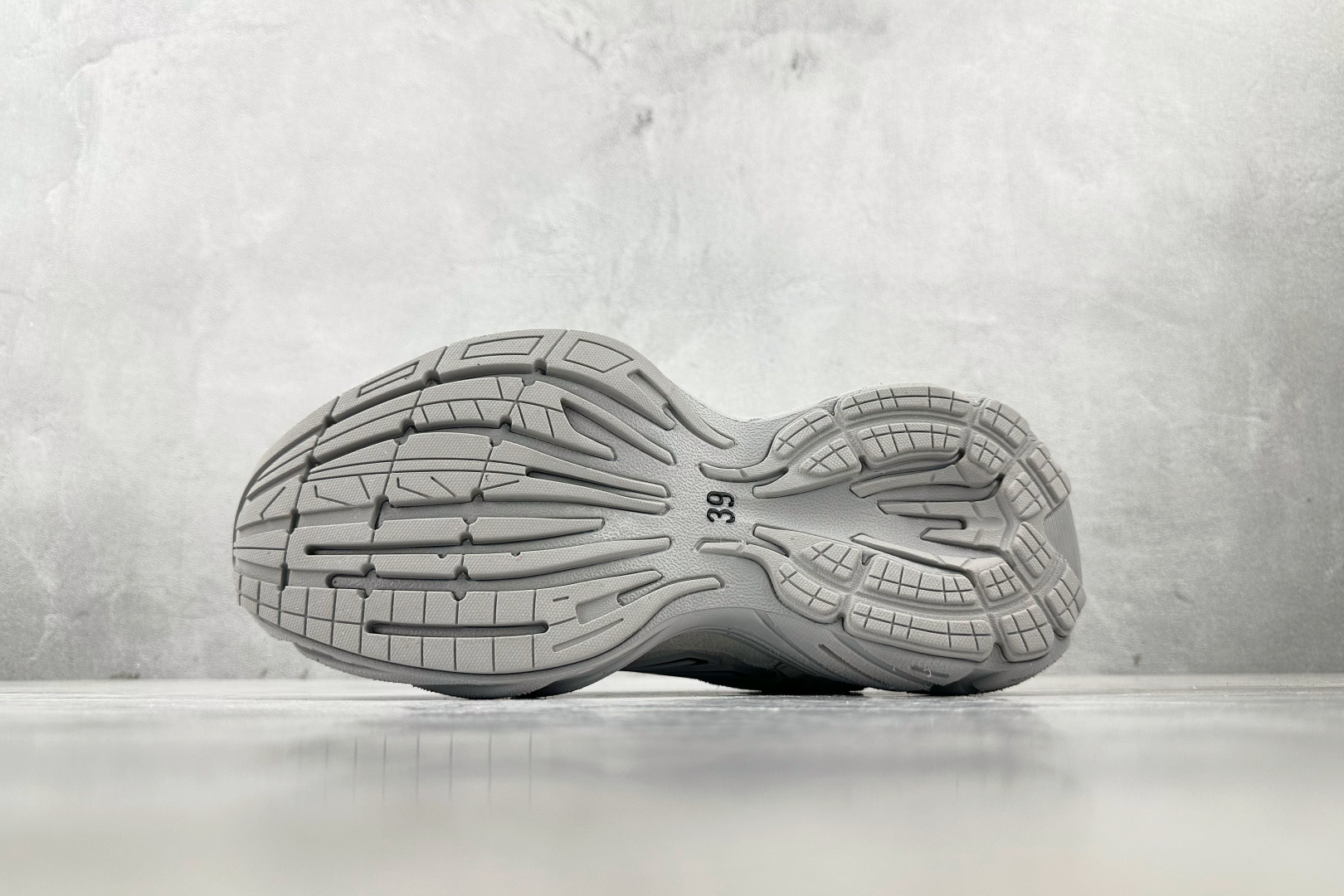 420 代购版 Balenciaga巴黎世家 Monday 灰色 825417WMNSS1011-Chinese UA Cheap High Quatity Brand Clothes Bags handbags Sneakers wholesale wholesaler seller from China Factory suppliers Fashion Clothing Shoes best Quality Beautiful Price 420 代购版 Balenciaga巴黎世家 Monday 灰色 825417WMNSS1011