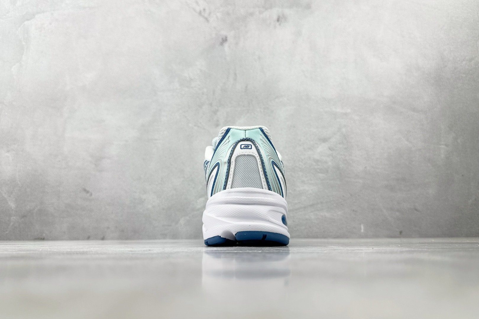 New Balance NB 740 Ice Blue 白蓝货号：U740LB2尺码：36 36.5 3
