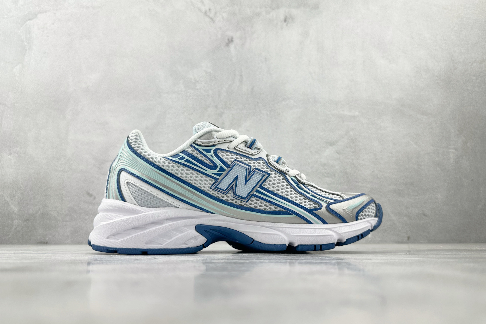 New Balance NB 740 Ice Blue 白蓝货号：U740LB2尺码：36 36.5 3