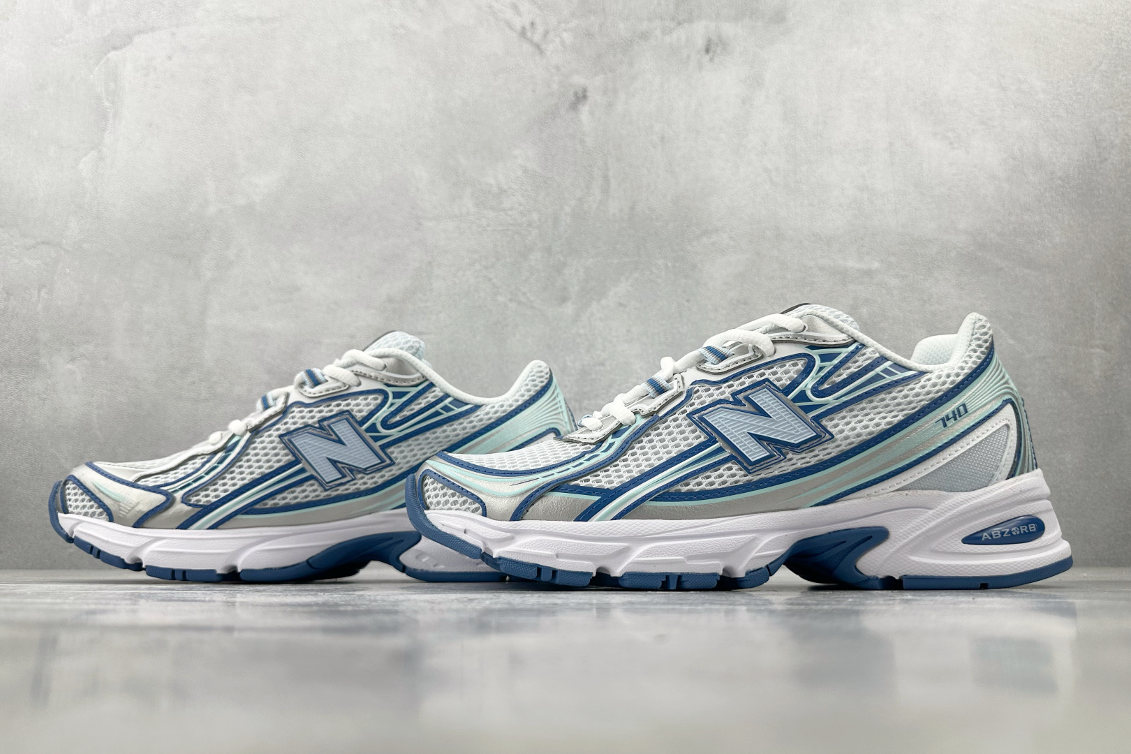 New Balance NB 740 Ice Blue 白蓝货号：U740LB2尺码：36 36.5 3