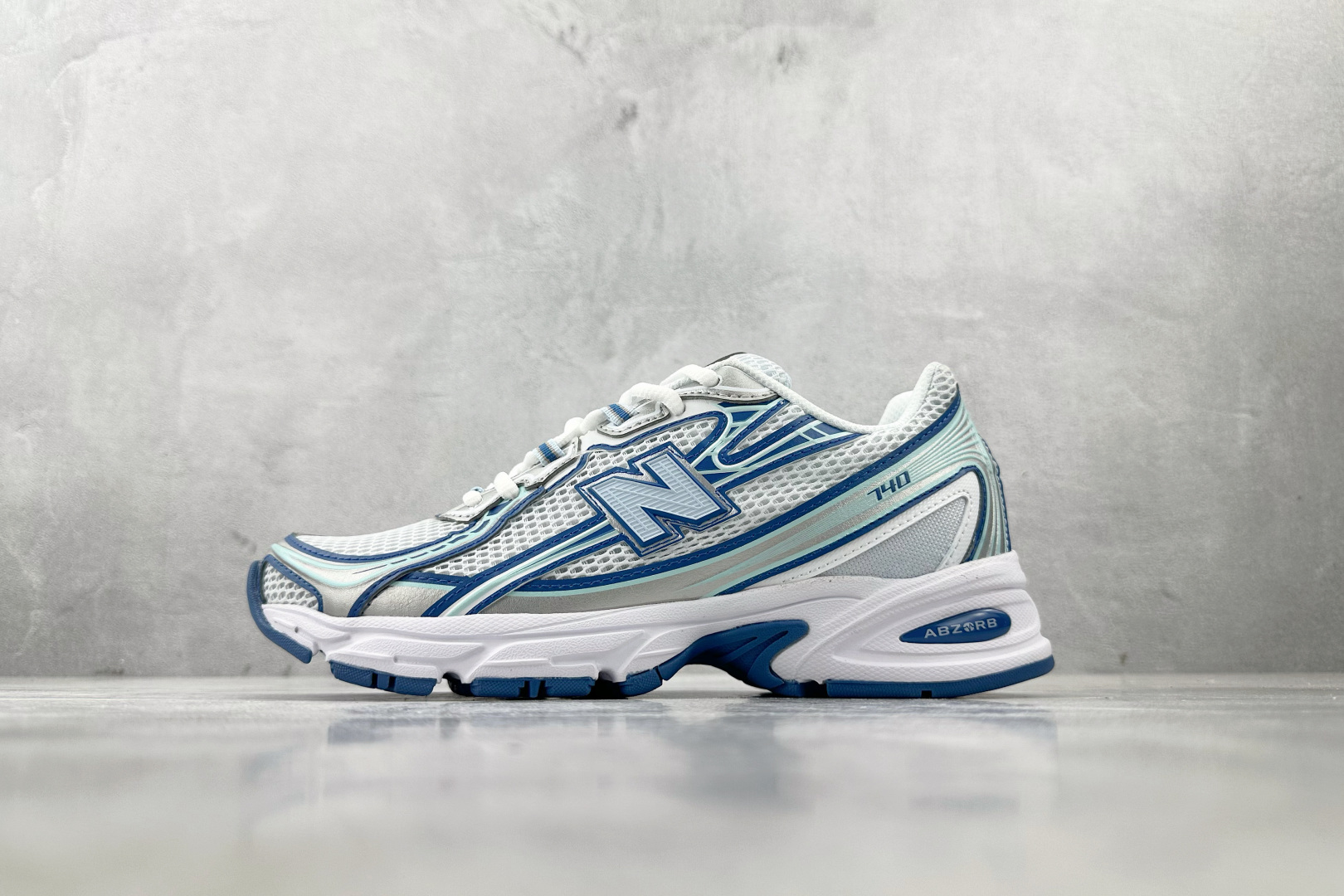 New Balance NB 740 Ice Blue 白蓝货号：U740LB2尺码：36 36.5 3