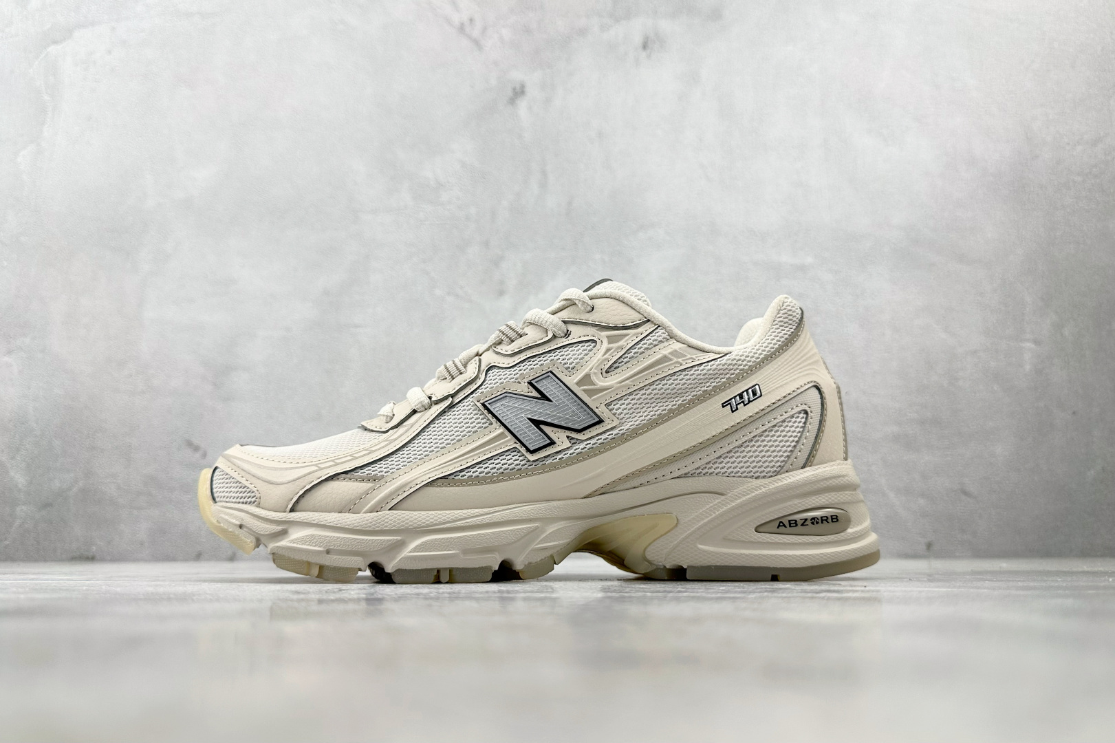 New Balance NB 740 CNY “Year Of TheSnake”米色货号：U740LN
