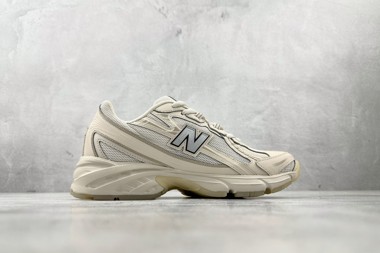 New Balance NB 740 CNY “Year Of TheSnake”米色货号：U740LN