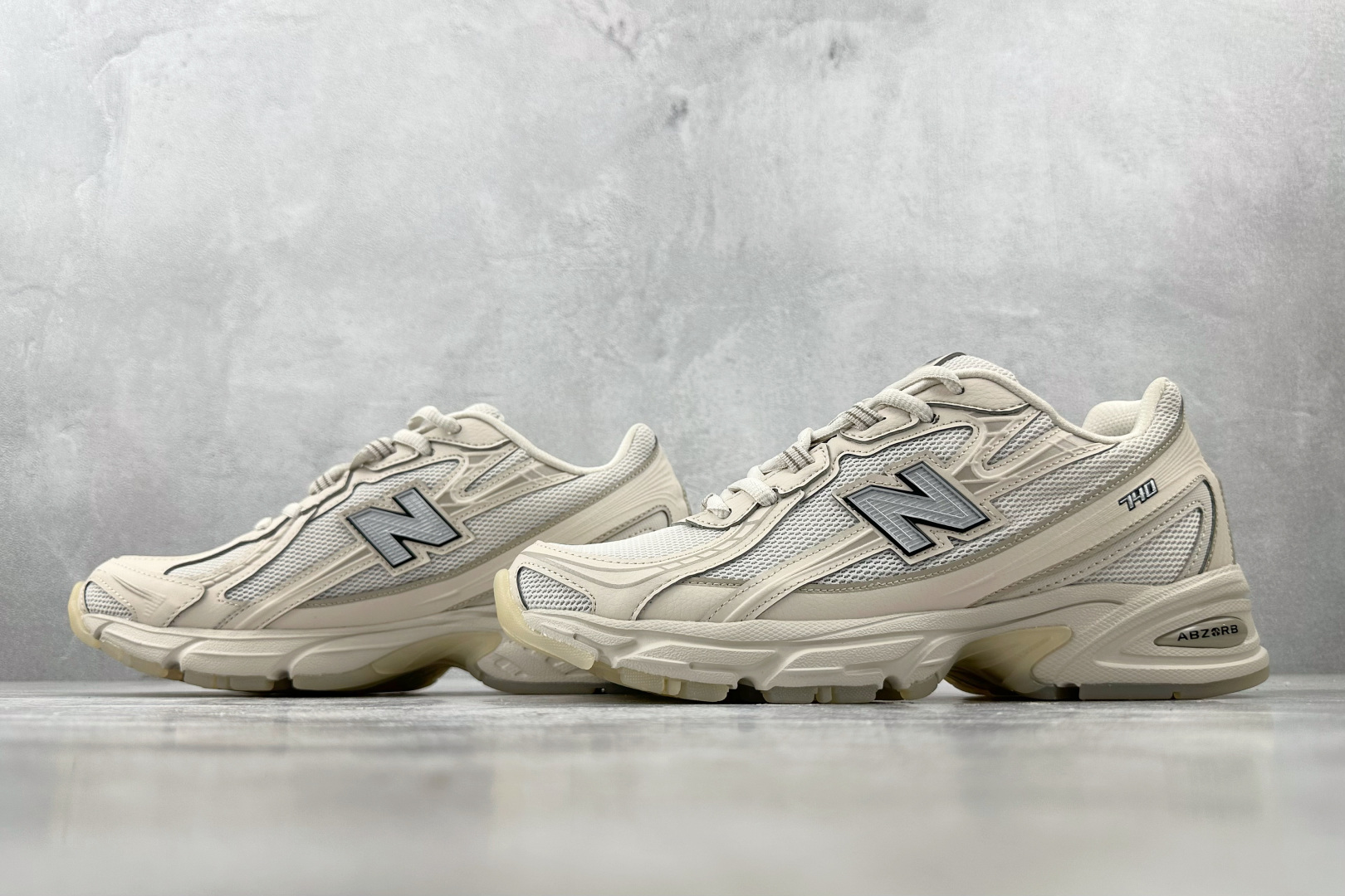 New Balance NB 740 CNY “Year Of TheSnake”米色货号：U740LN