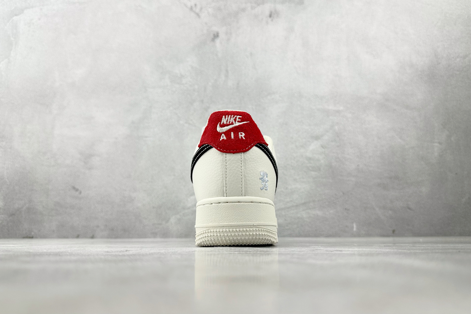 260 Nike Air Force 1'07 發 联名 米白黑 CS5288-025