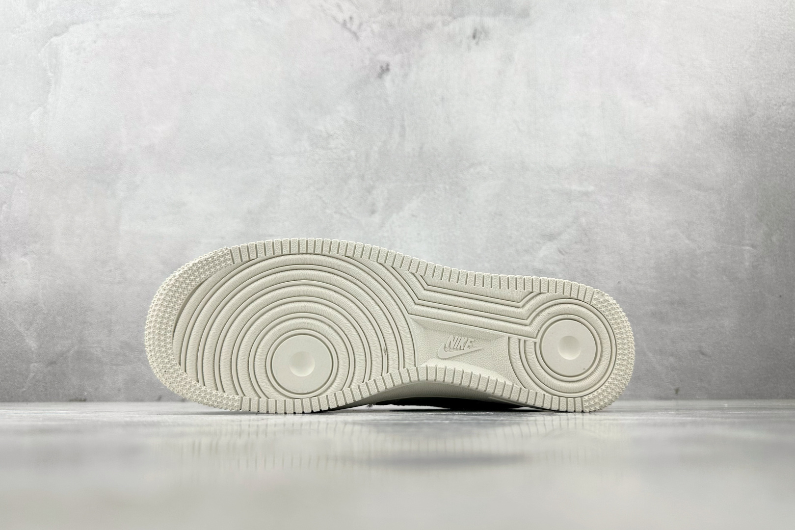 260 Nike Air Force 1'07 發 联名 米白黑 CS5288-025