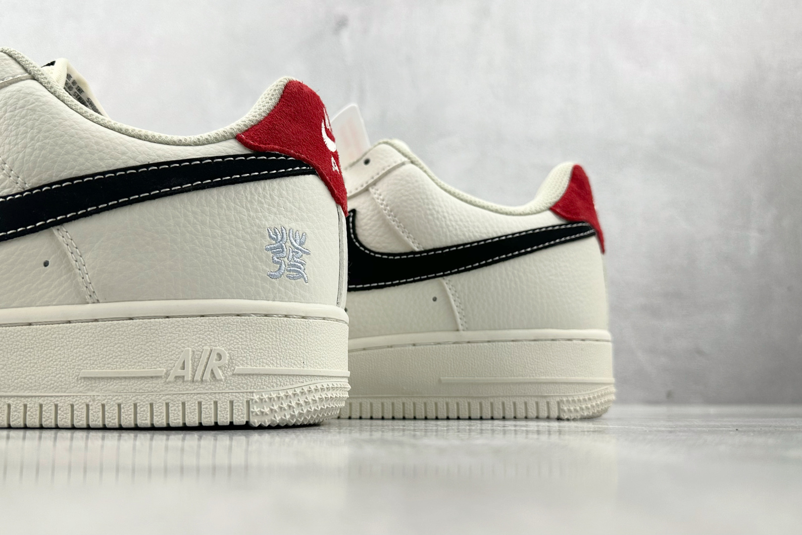 260 Nike Air Force 1'07 發 联名 米白黑 CS5288-025