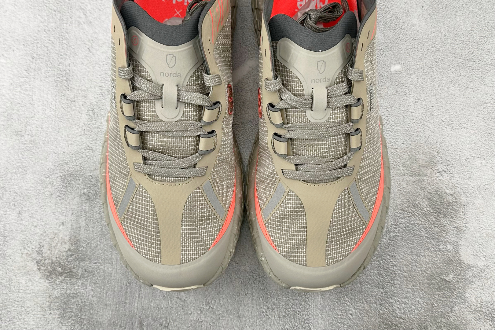 M 版 240 NORDA 001 褐红色 NORDA001-M-GRAV