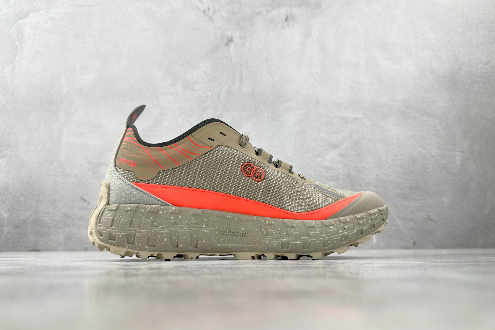 M 版 240 NORDA 001 褐红色 NORDA001-M-GRAV