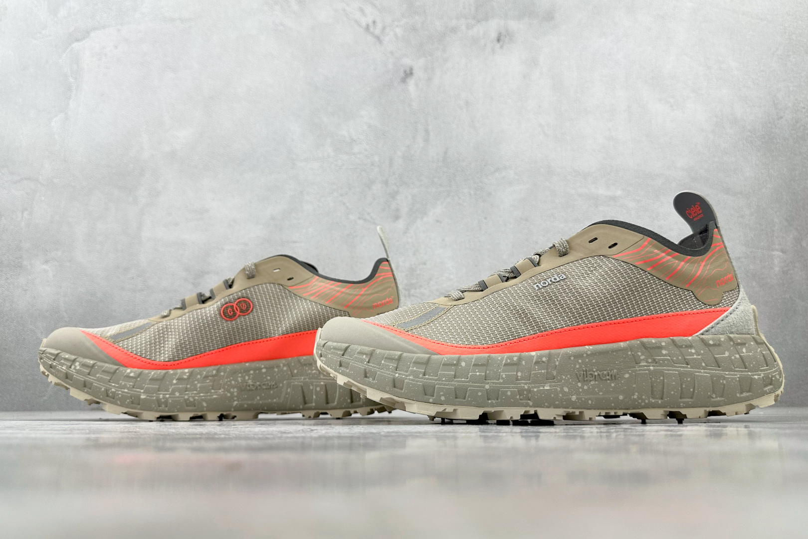 M 版 240 NORDA 001 褐红色 NORDA001-M-GRAV