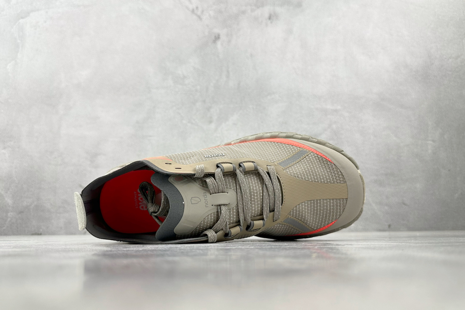 M 版 240 NORDA 001 褐红色 NORDA001-M-GRAV