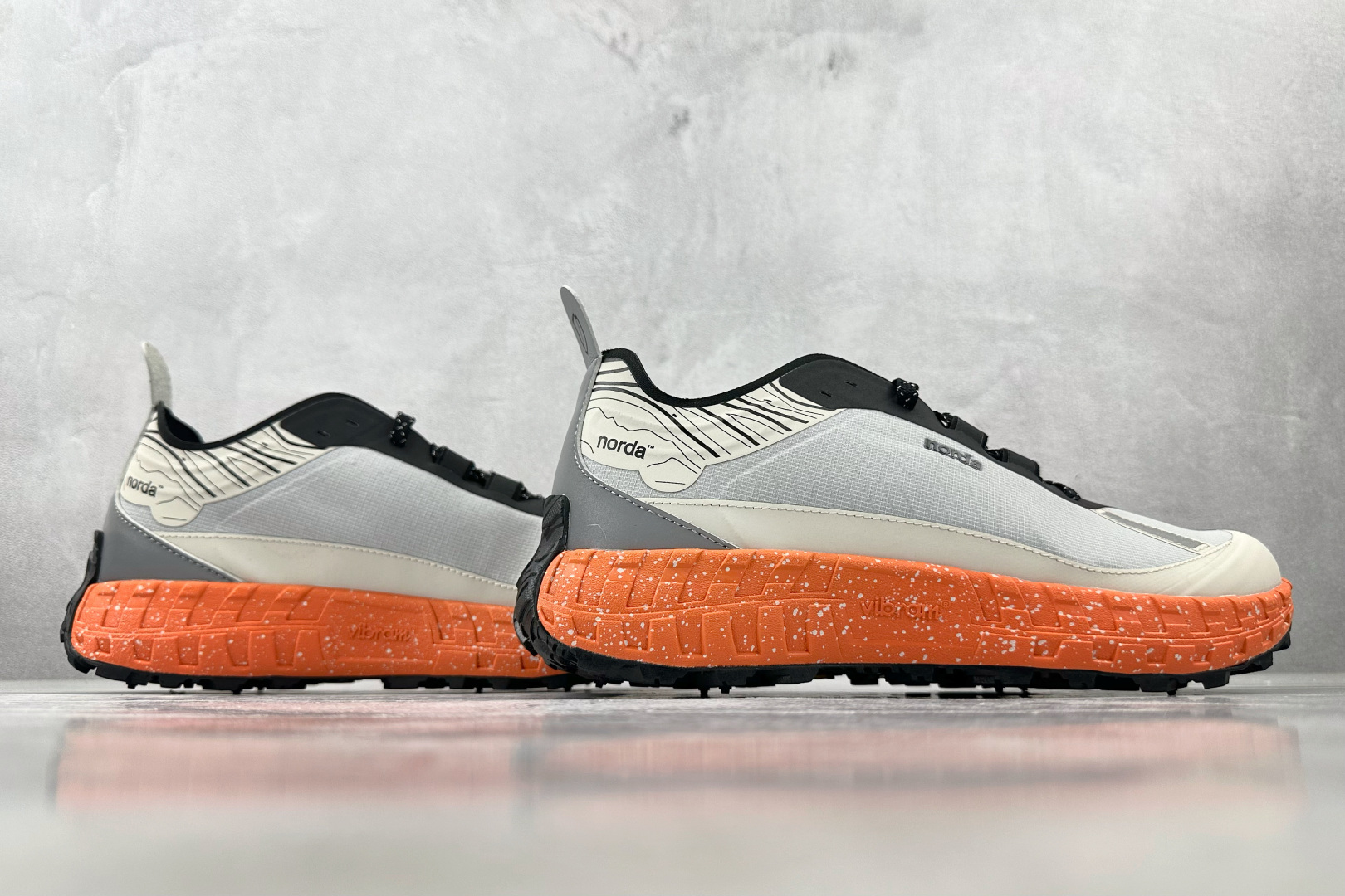 M 版 240 NORDA 001 灰橙色 NORDA001GS-W-GRYO