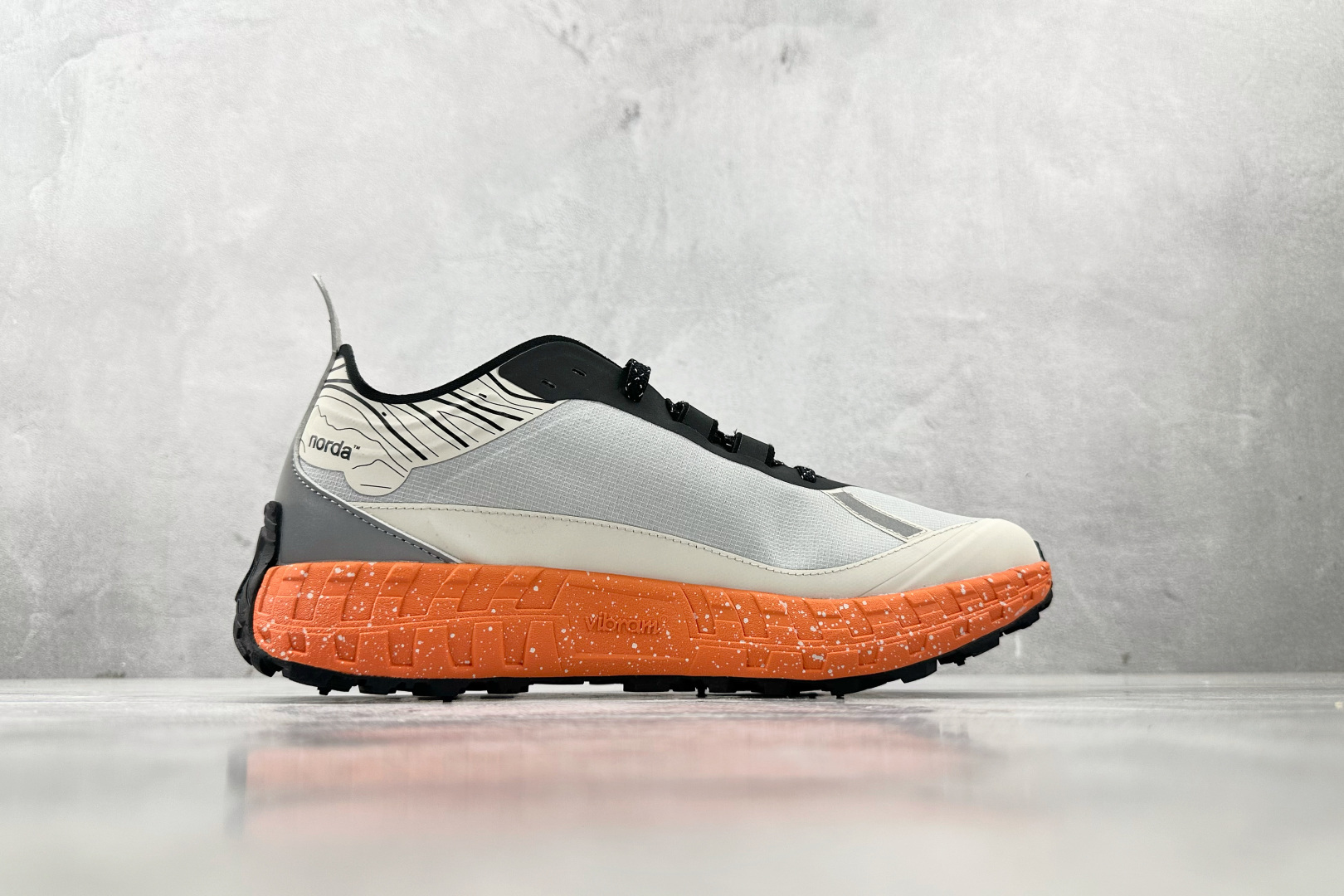 M 版 240 NORDA 001 灰橙色 NORDA001GS-W-GRYO