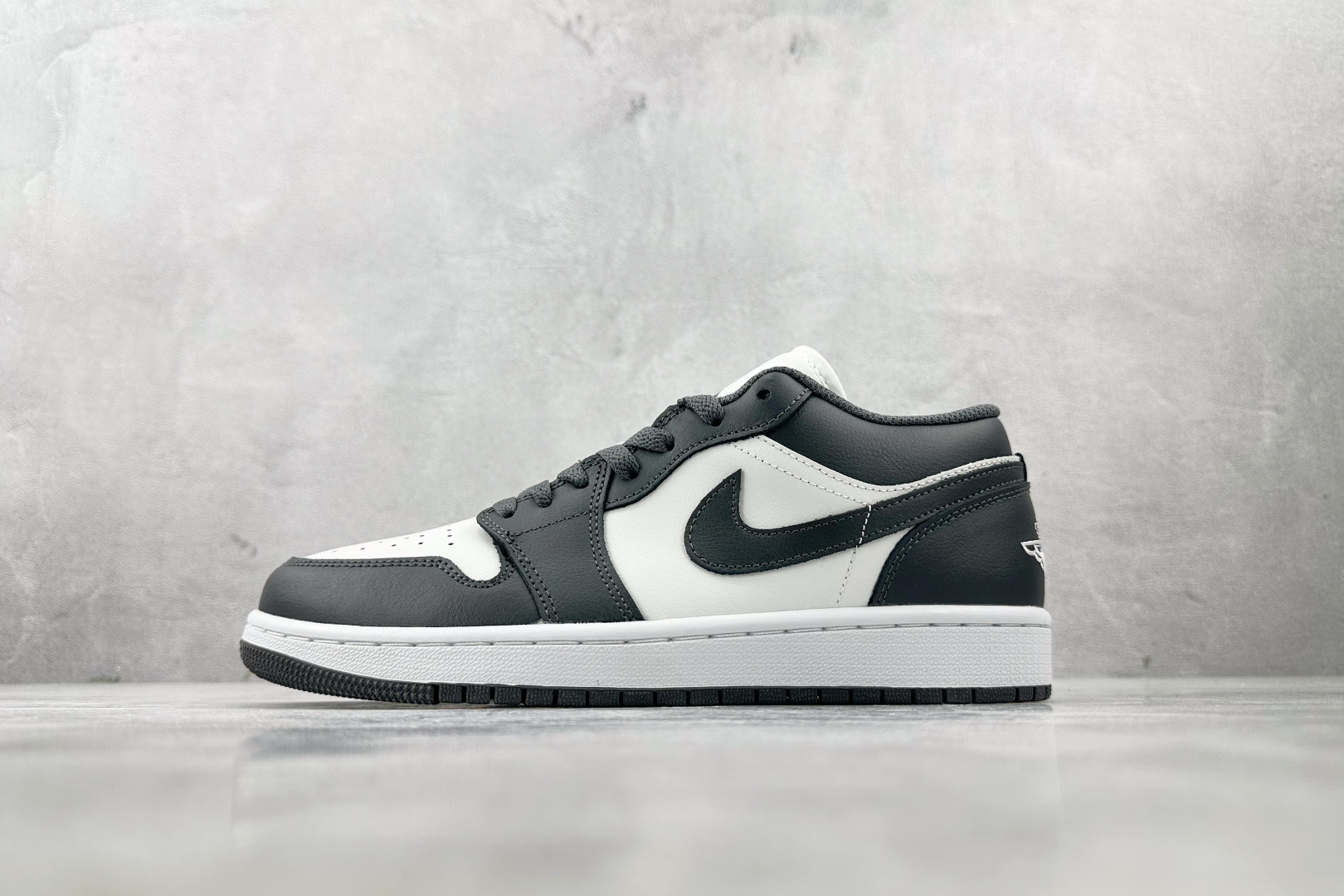 XC  Jordan Air Jordan 1 low 灰白 货号：553558-044 尺码：36 36.5 37 38.5 39 40 40.5 41 42 42.5 43 44 44.5 45 46-选品中心
