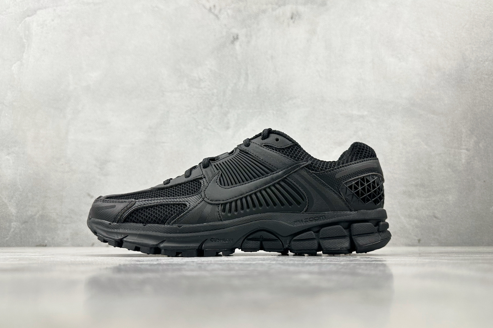 XC  Nike Air Zoom Vomero 5 黑 货号：BV1358-003 尺码：35.5 36 36.5 37 38.5 39 40 40.5 41 42 42.5 43 44 44.5 45 46-选品中心