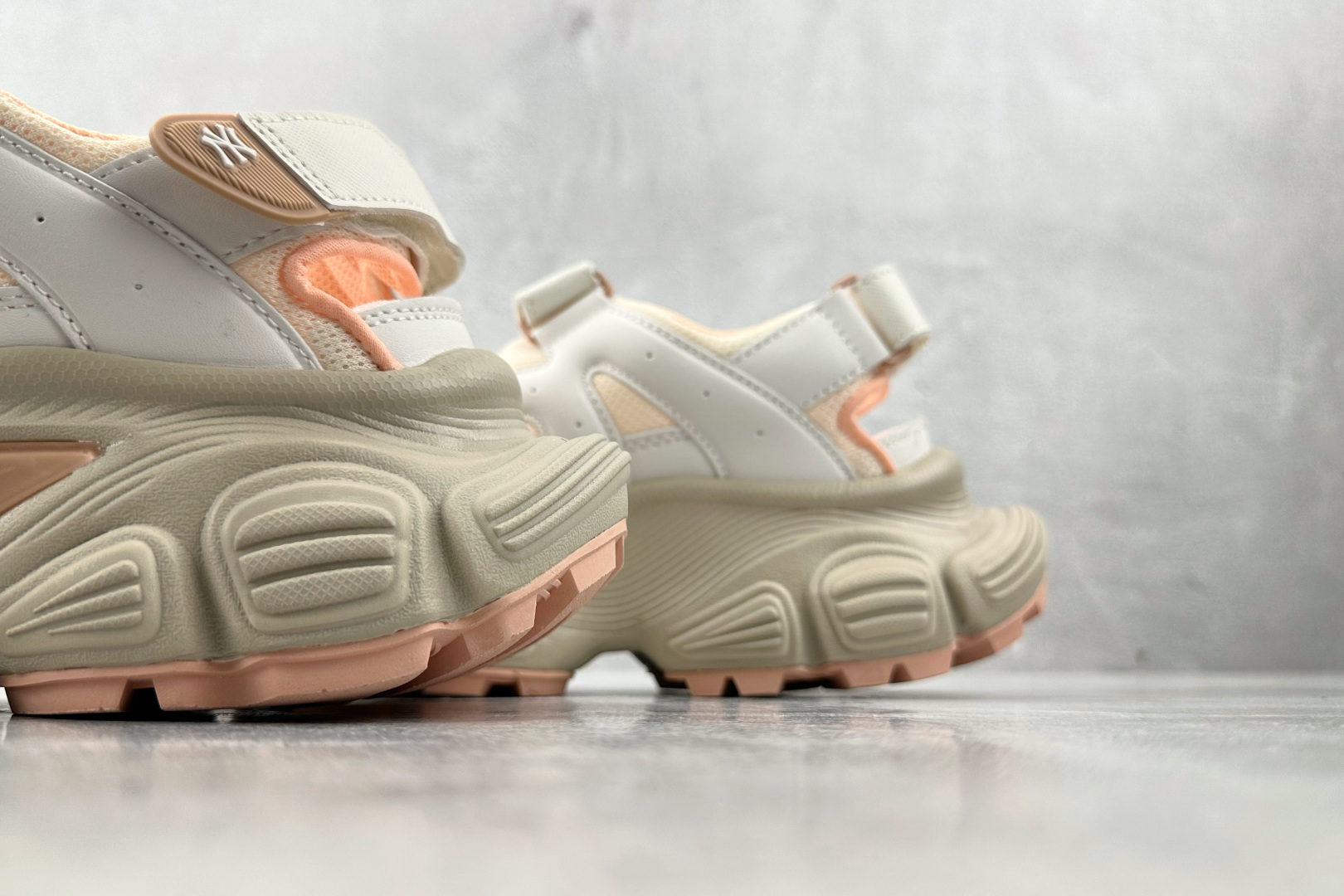 图片[8]-正单  平台订单 MLB 纽约洋基队 白粉 货号：3ASDW0153-50WHS 尺码：35 36 36.5 37.5 38 38.5 39 40-选品中心