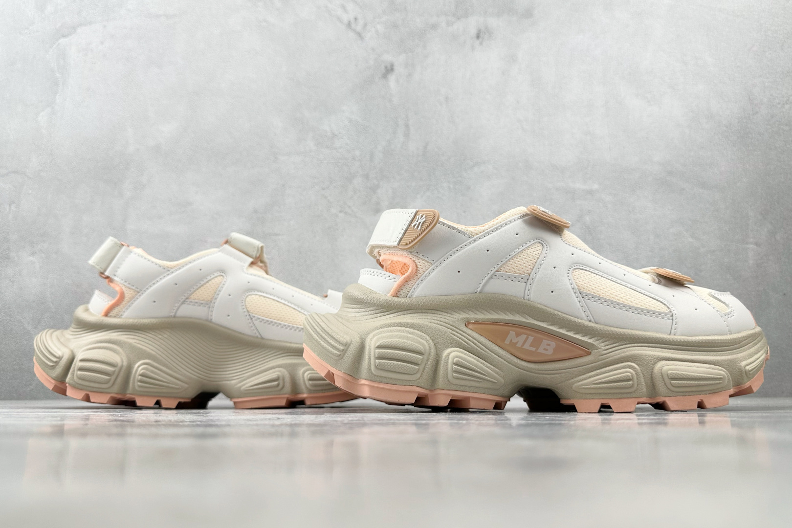 图片[6]-正单  平台订单 MLB 纽约洋基队 白粉 货号：3ASDW0153-50WHS 尺码：35 36 36.5 37.5 38 38.5 39 40-选品中心