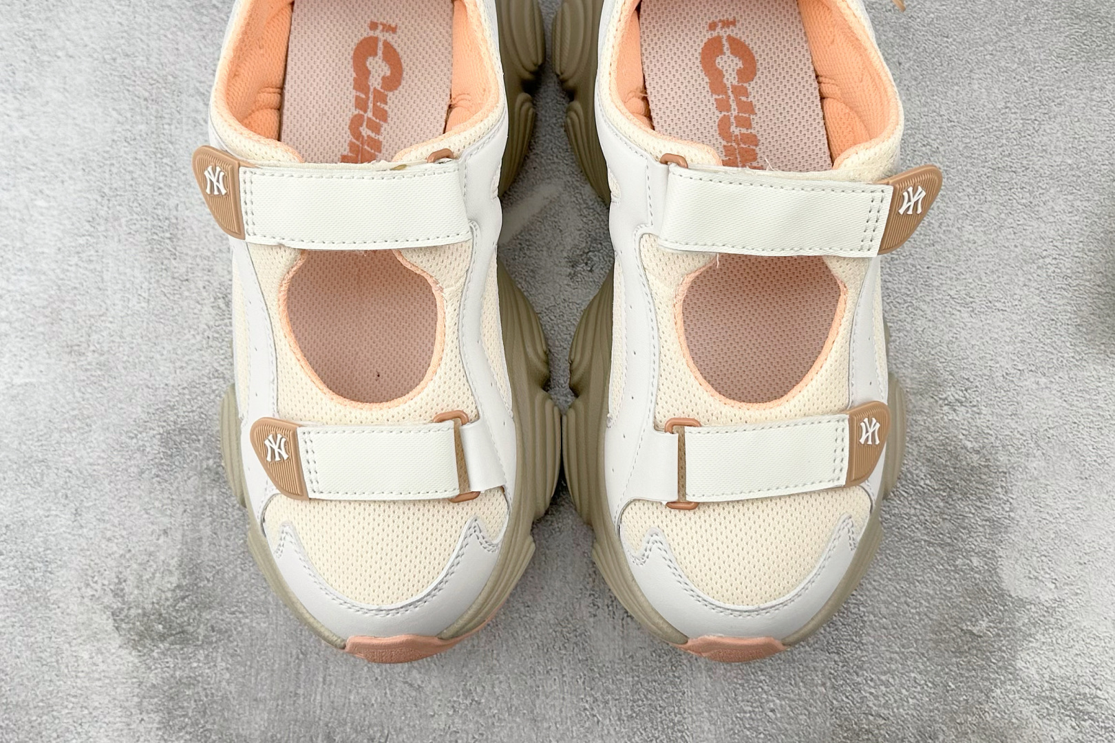 图片[7]-正单  平台订单 MLB 纽约洋基队 白粉 货号：3ASDW0153-50WHS 尺码：35 36 36.5 37.5 38 38.5 39 40-选品中心