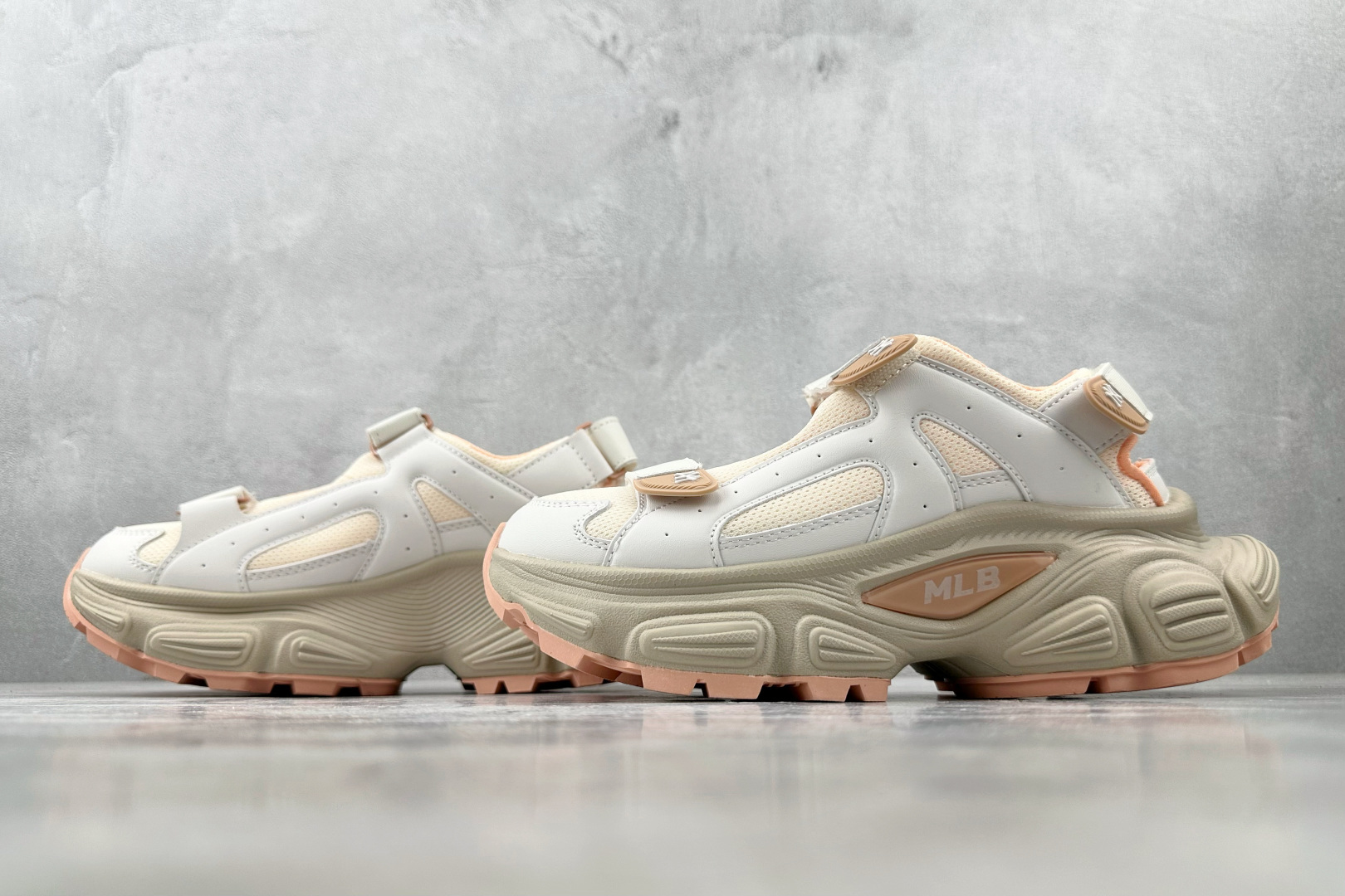 图片[5]-正单  平台订单 MLB 纽约洋基队 白粉 货号：3ASDW0153-50WHS 尺码：35 36 36.5 37.5 38 38.5 39 40-选品中心