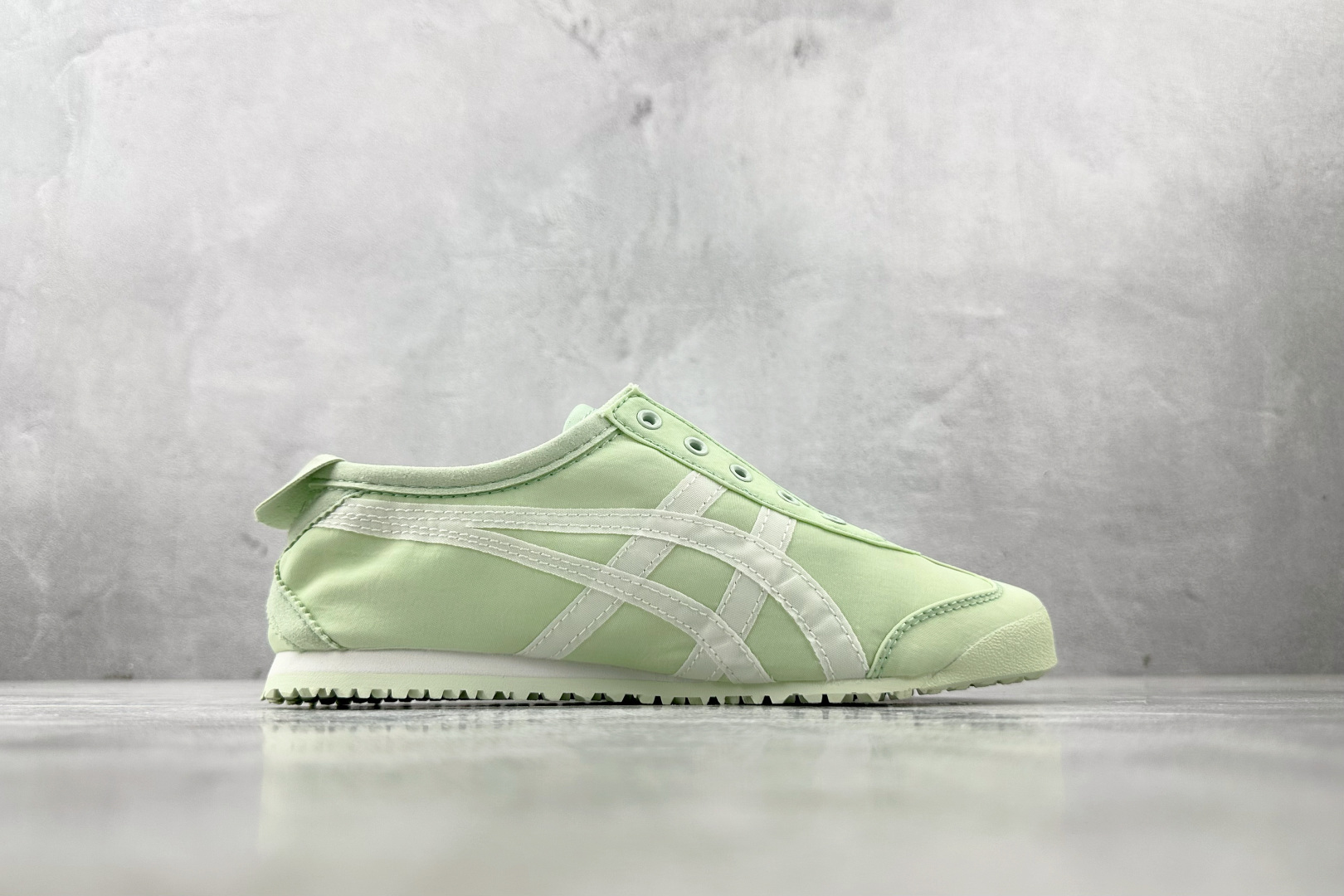图片[2]-SC  渠道特供 Onitsuka Tiger鬼塚虎 MEXICO 66 slip-on 浅绿色 货号：1183B603-303 尺码：36 36.5 37.5 38 38.5 39 40 40.5 41 42 42.5 43 44-选品中心