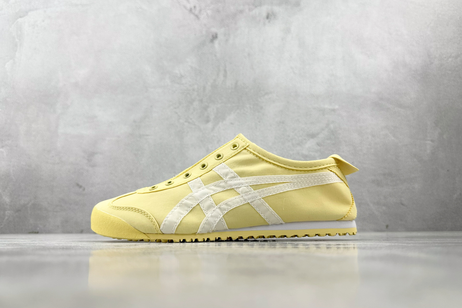 SC  渠道特供 Onitsuka Tiger鬼塚虎 MEXICO 66 slip-on 黄色 货号：1183B603-750 尺码：36 36.5 37.5 38 38.5 39 40 40.5 41 42 42.5 43 44-选品中心
