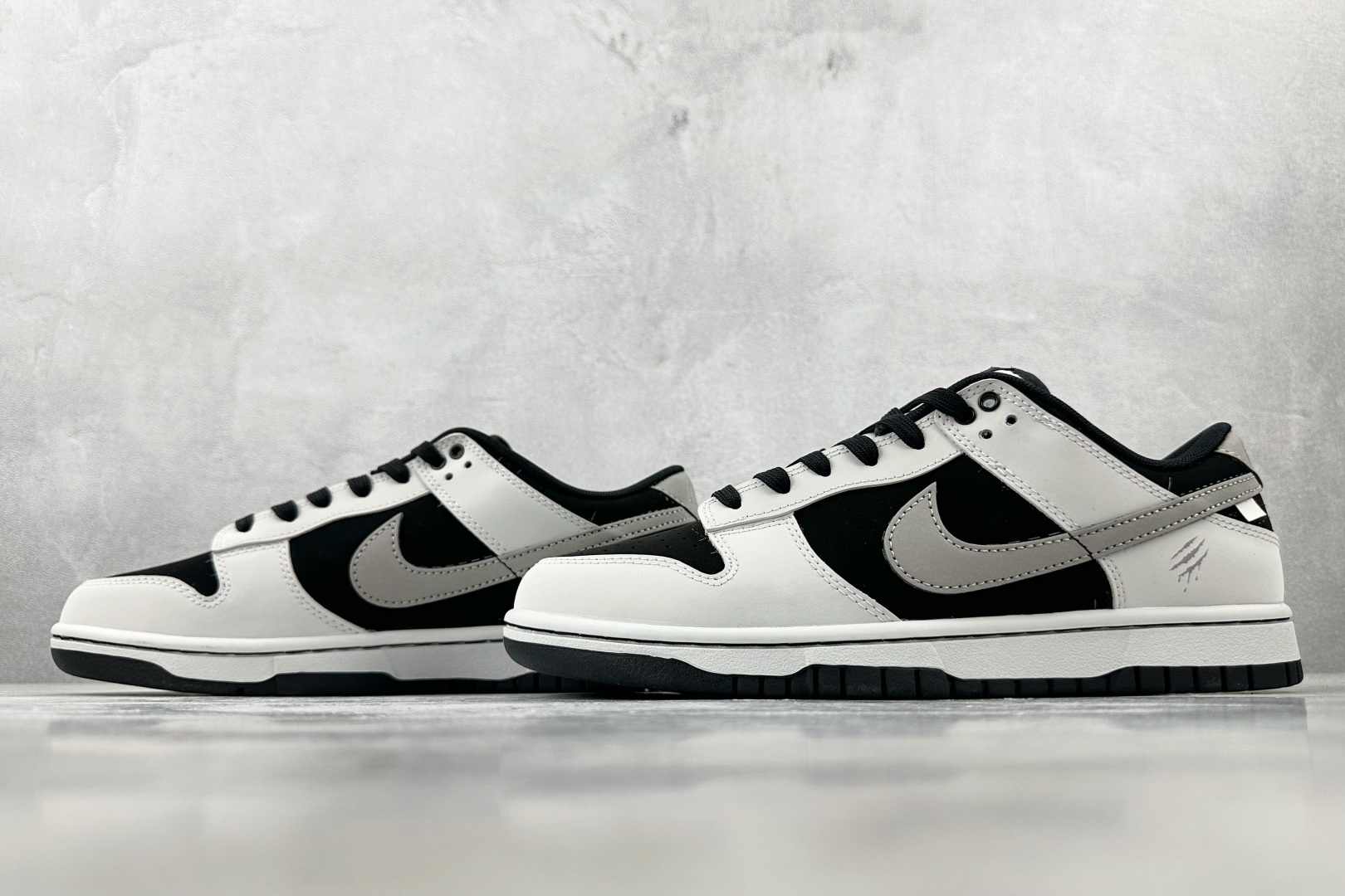 特价 
Nike Dunk Low 雾影 灰黑

货号：WB0414 002
尺码：40 40.5 41
