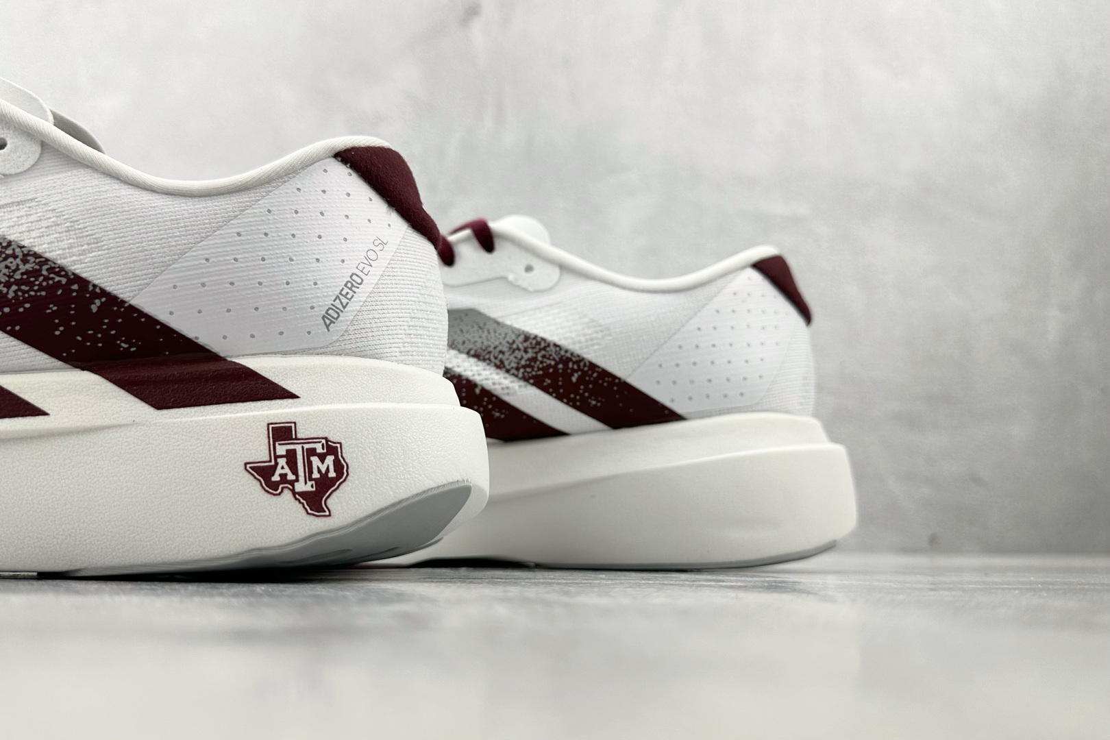 BS 180 纯原 adidas Adizero Evo SL 白黑 JQ4566-Chinese  UA Cheap High Quatity Brand  Clothes Bags handbags Sneakers wholesale wholesaler seller from China Factory suppliers Fashion Clothing  Shoes best Quality Beautiful Price  BS 180 纯原 adidas Adizero Evo SL 白黑 JQ4566